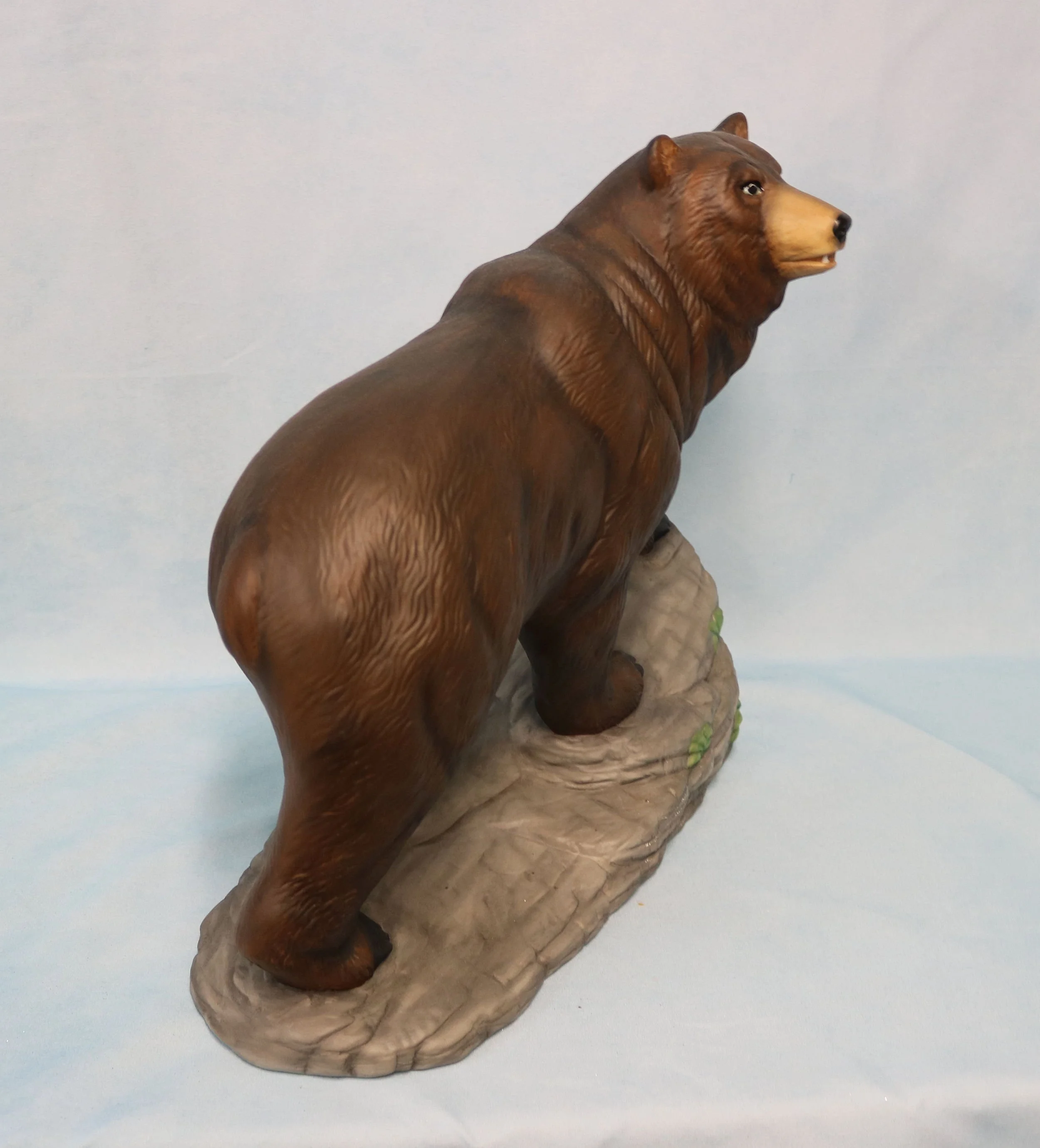 Bear on rock 10.jpg