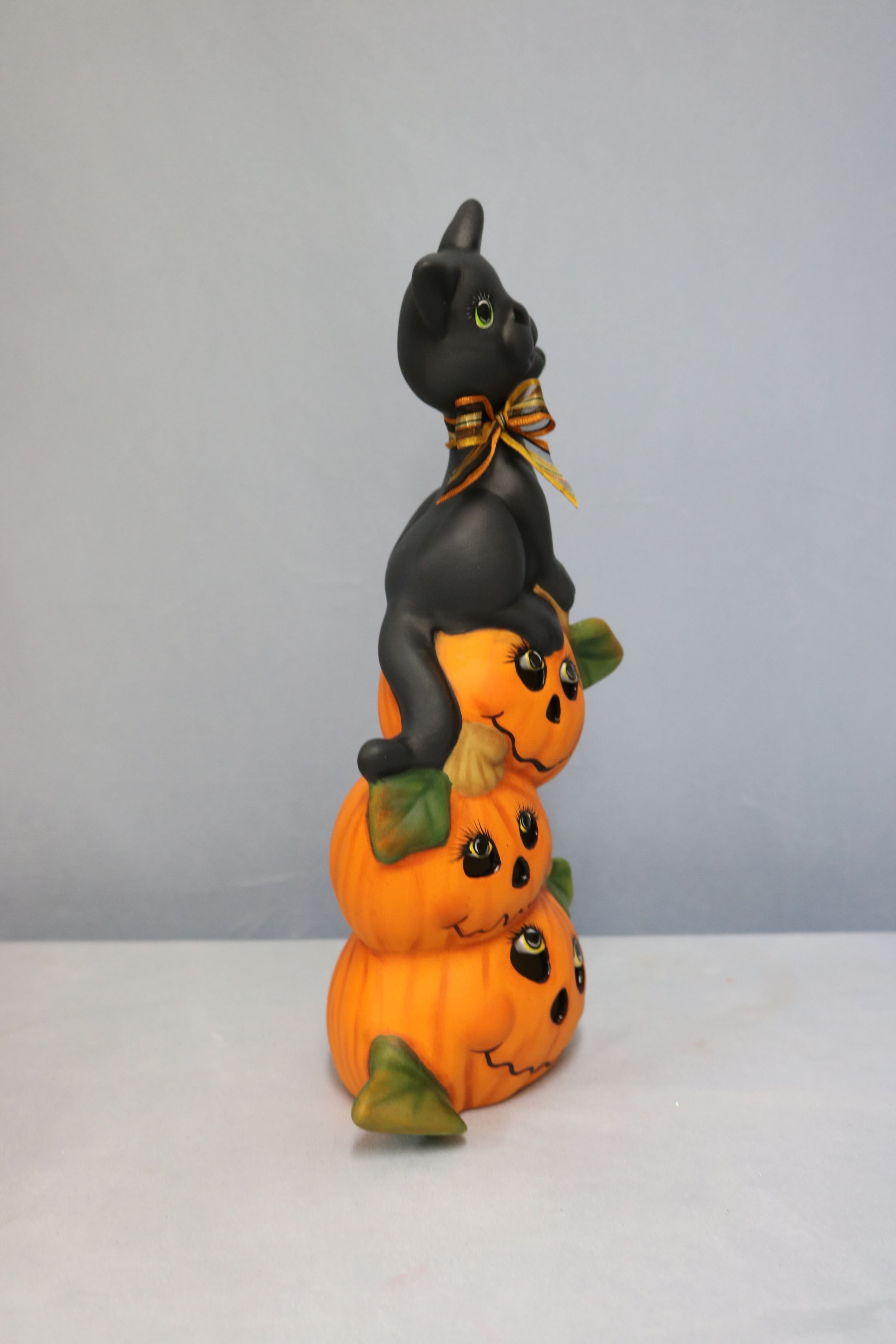 Cat on Pumpkin Stack 20.jpg