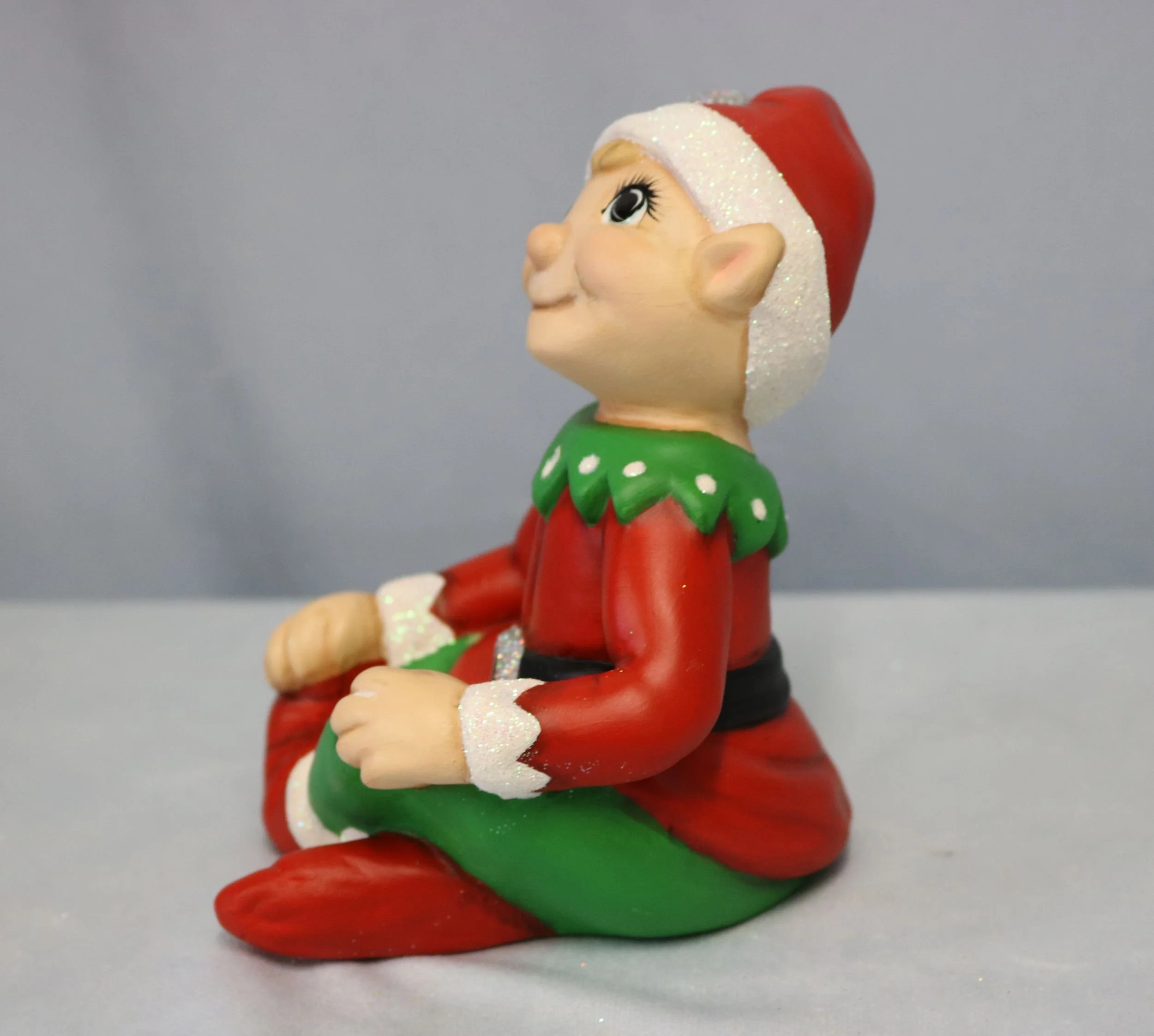 Elf Sitting 10.jpg