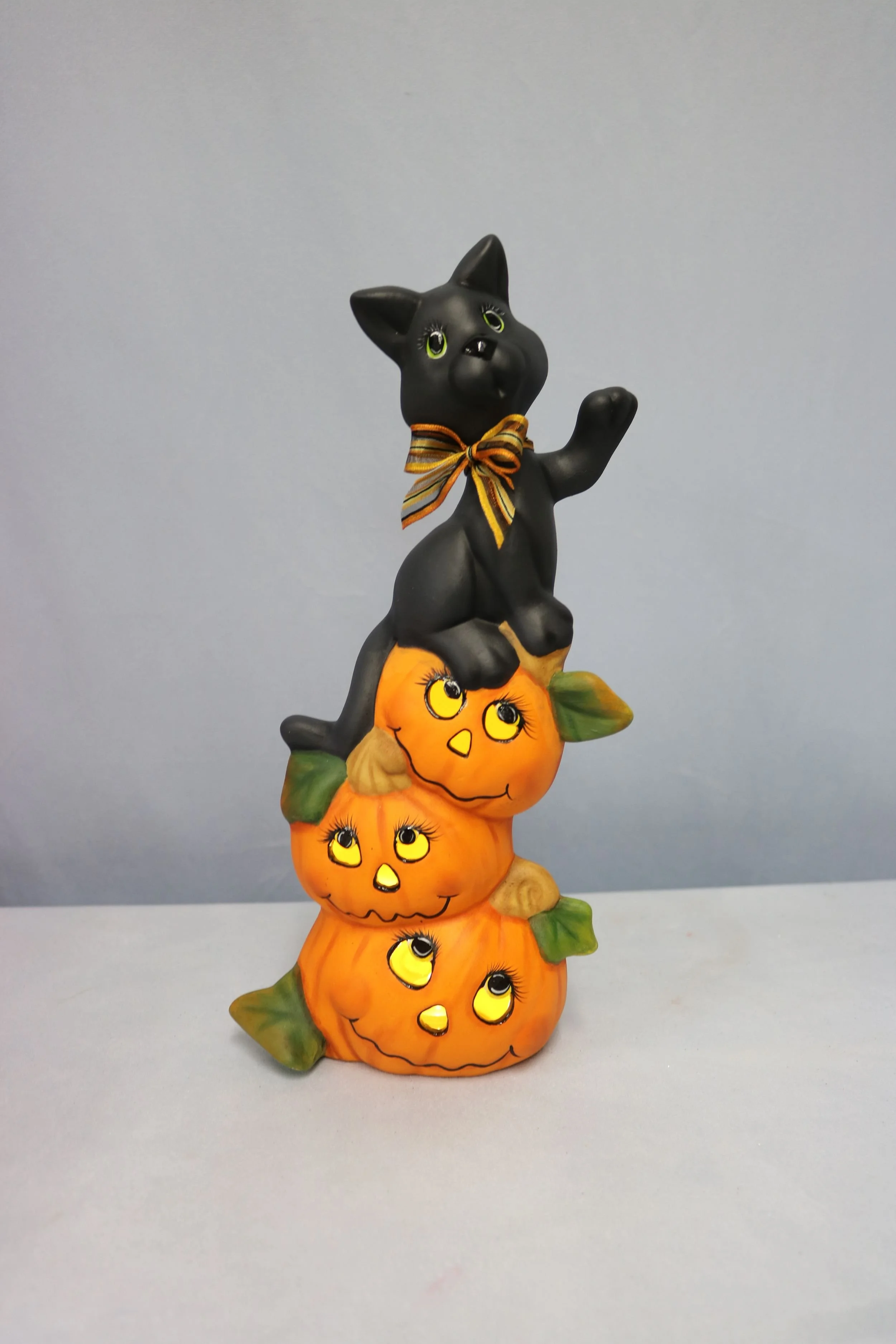 Cat on Pumpkin Stack 13.jpg