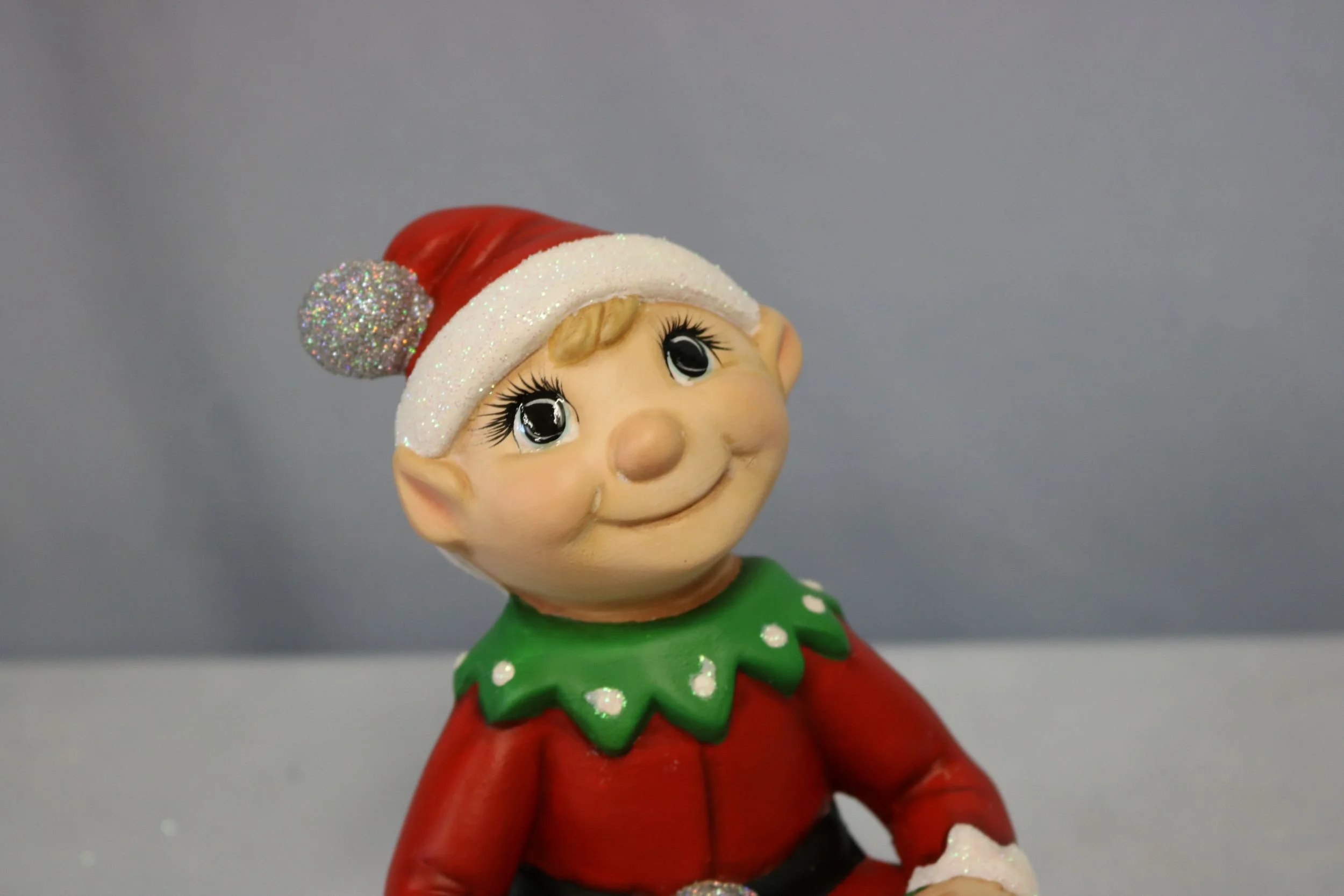Elf Sitting 8.jpg