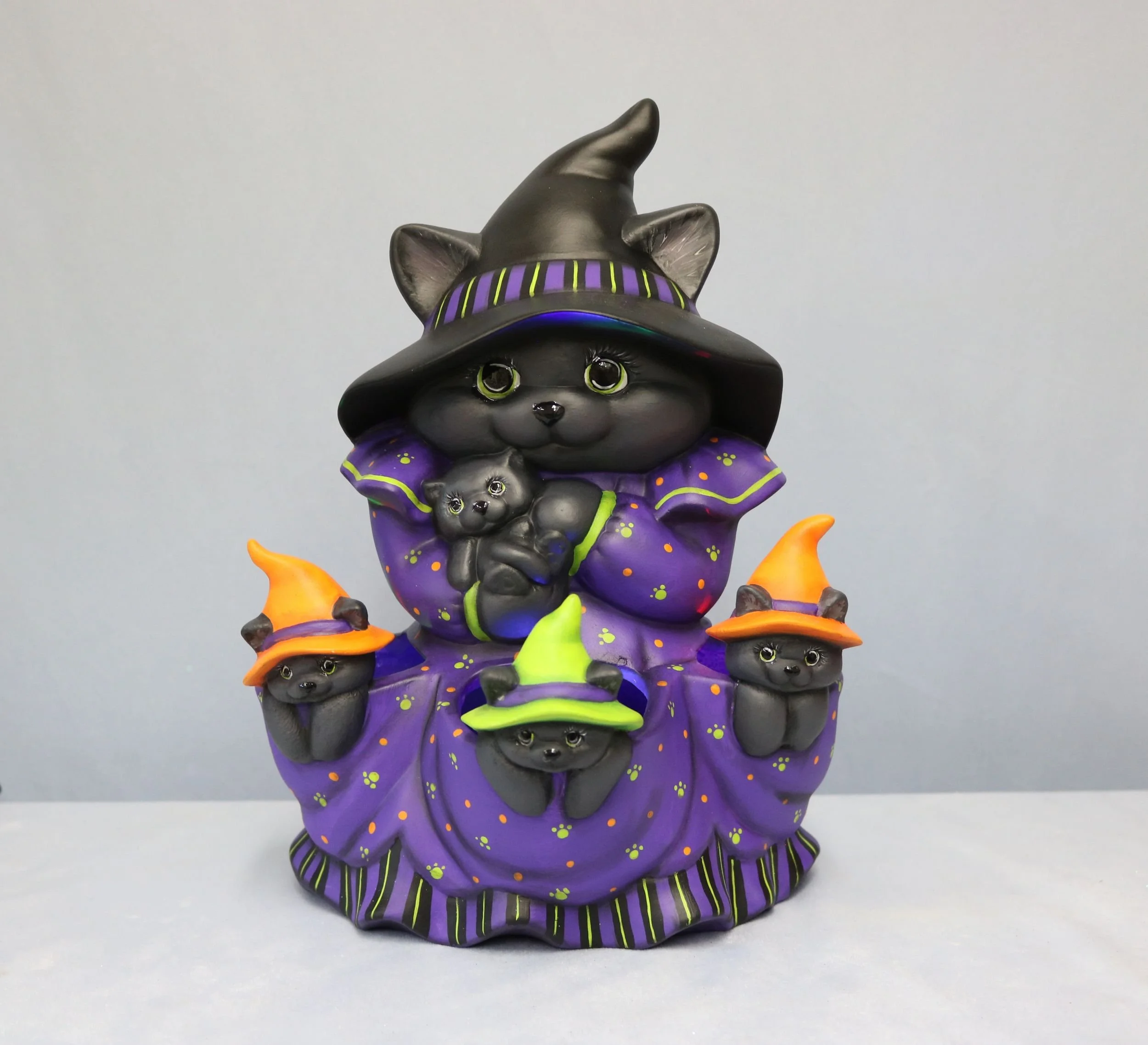 Mama Witch Cat with Kittens 4.jpg