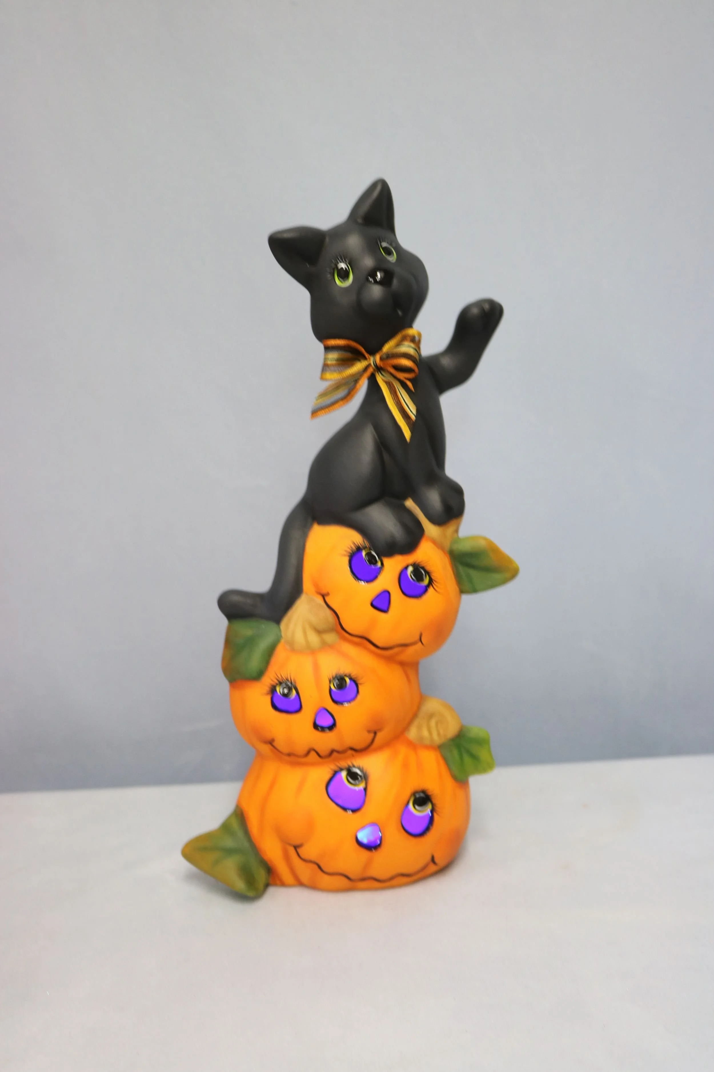 Cat on Pumpkin Stack 2.jpg