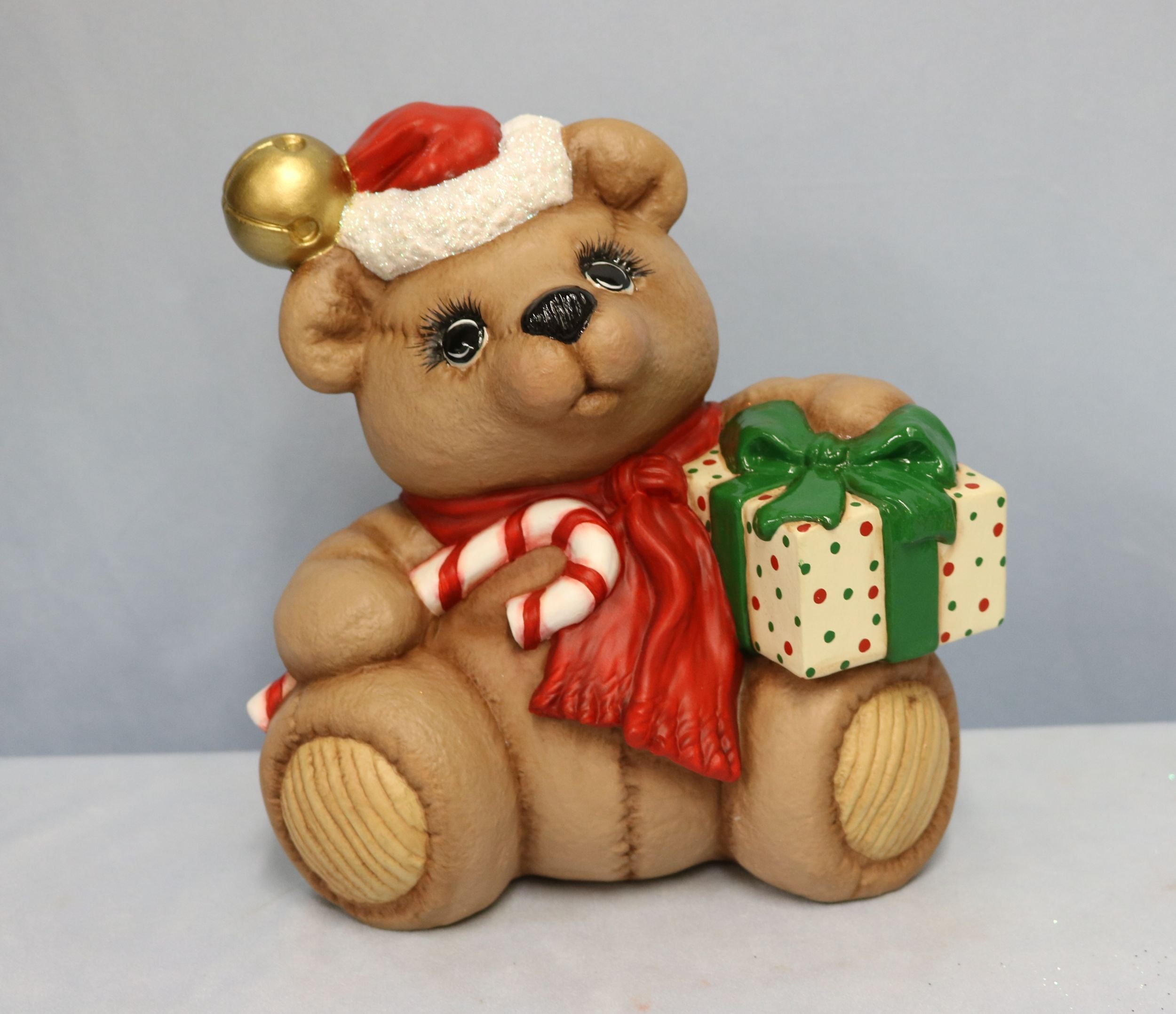 Bear with Gift 3.jpg