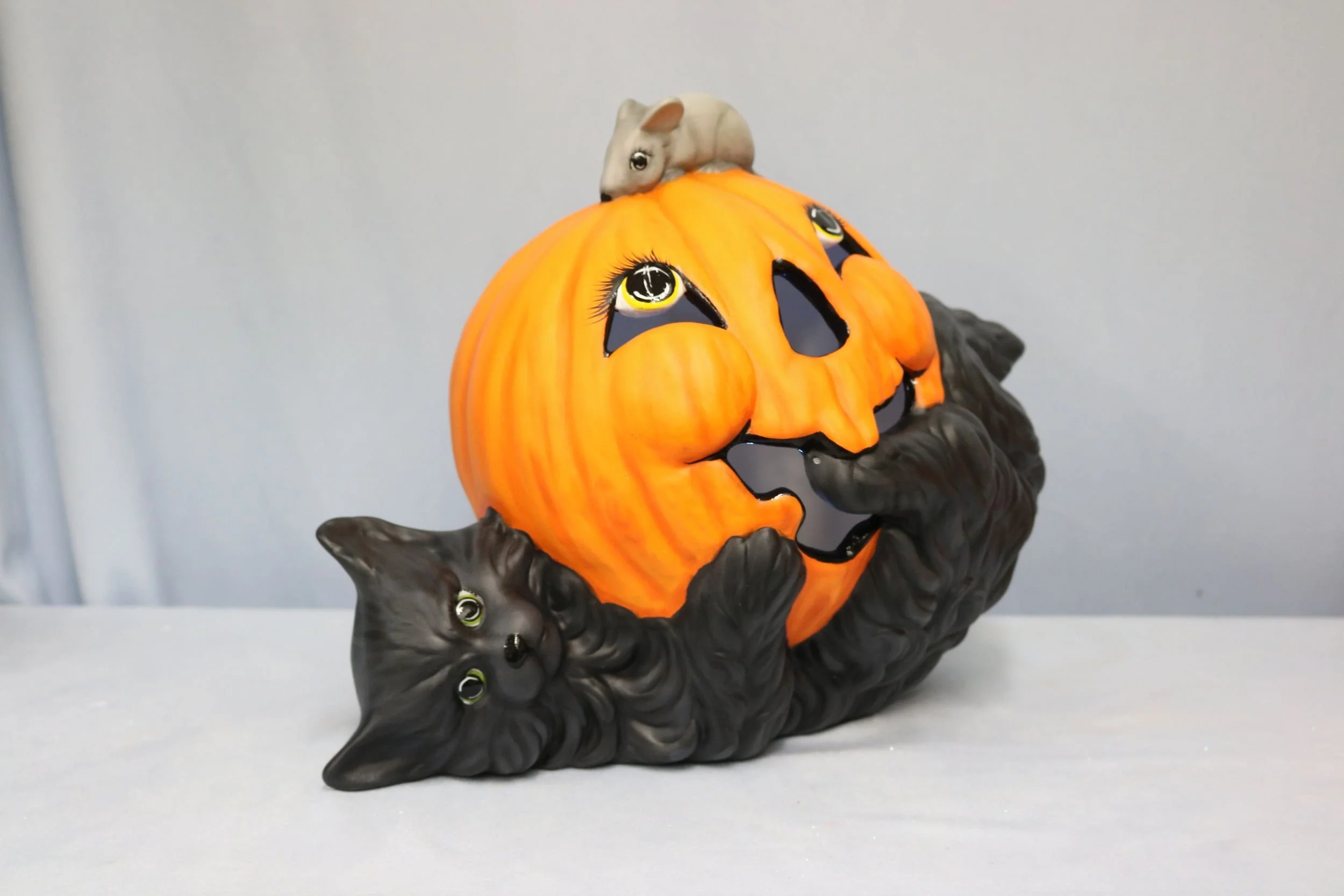 cat with Jack O lantern on back 15.jpg