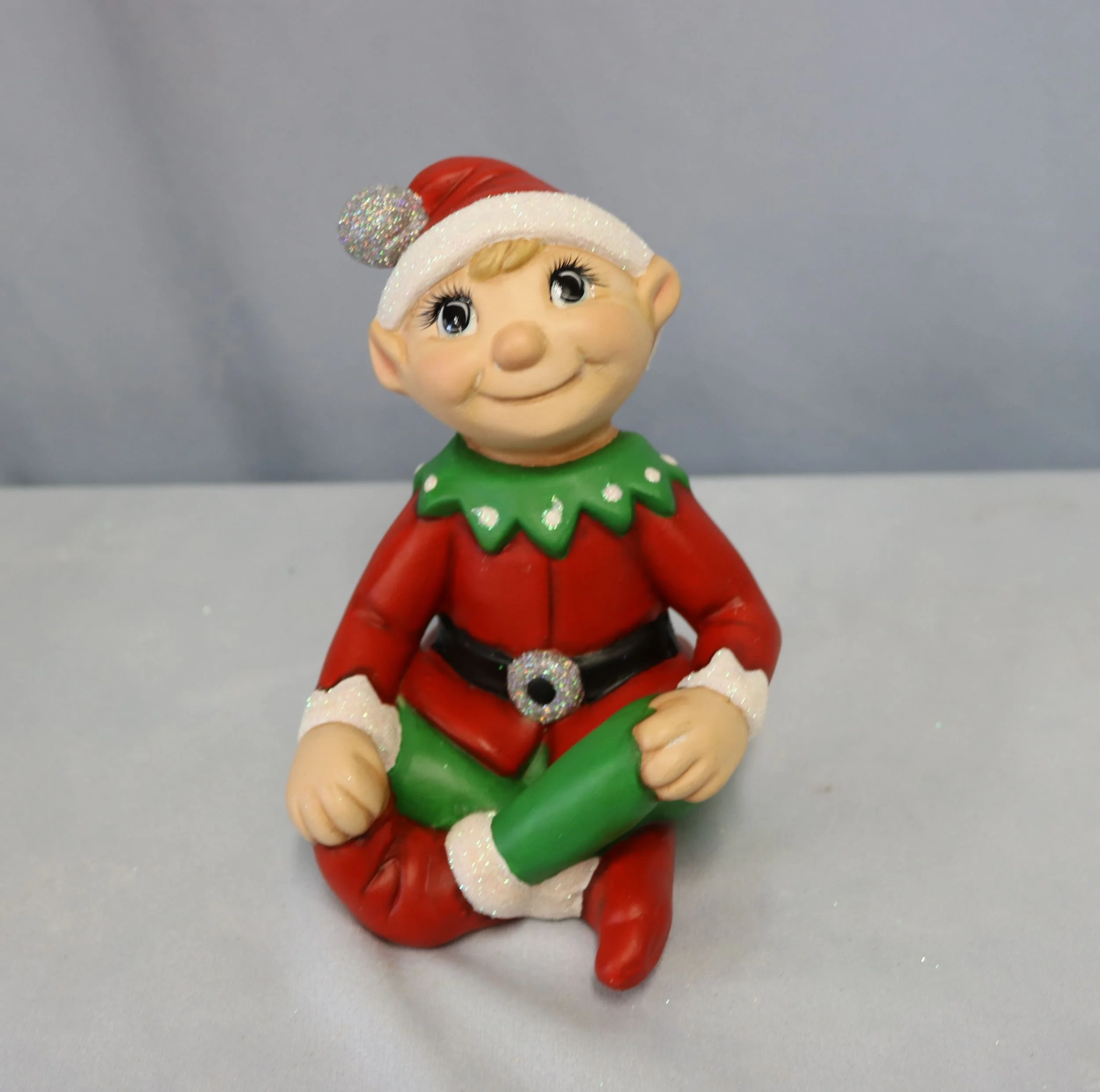Elf Sitting 6.jpg