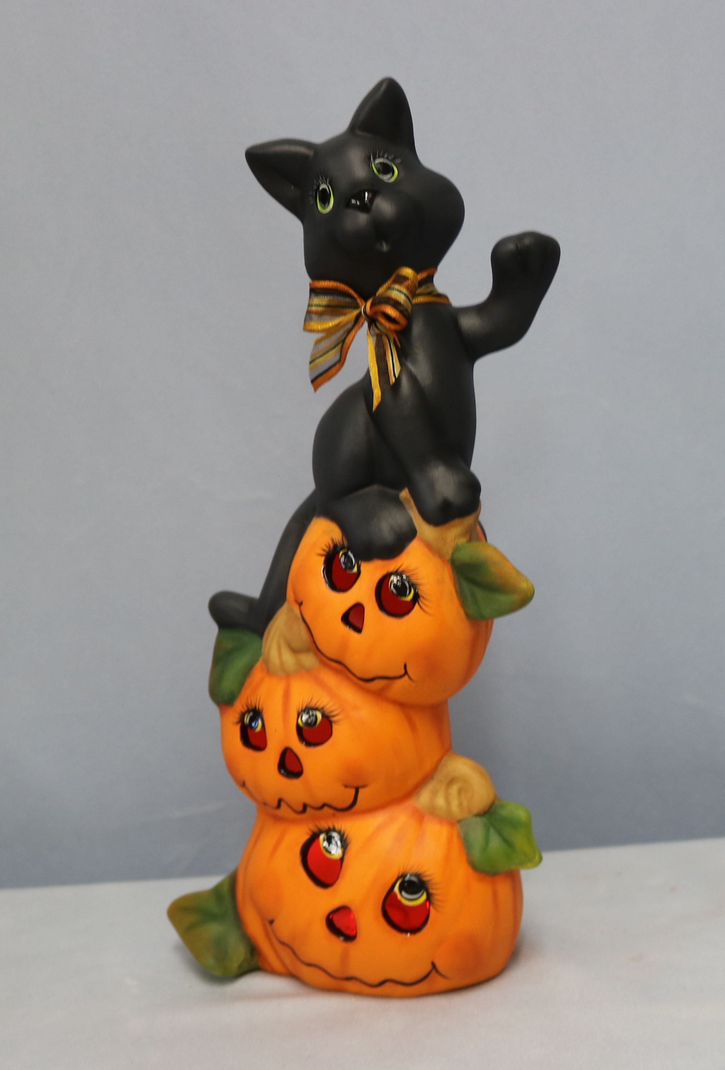 Cat on Pumpkin Stack 8.jpg