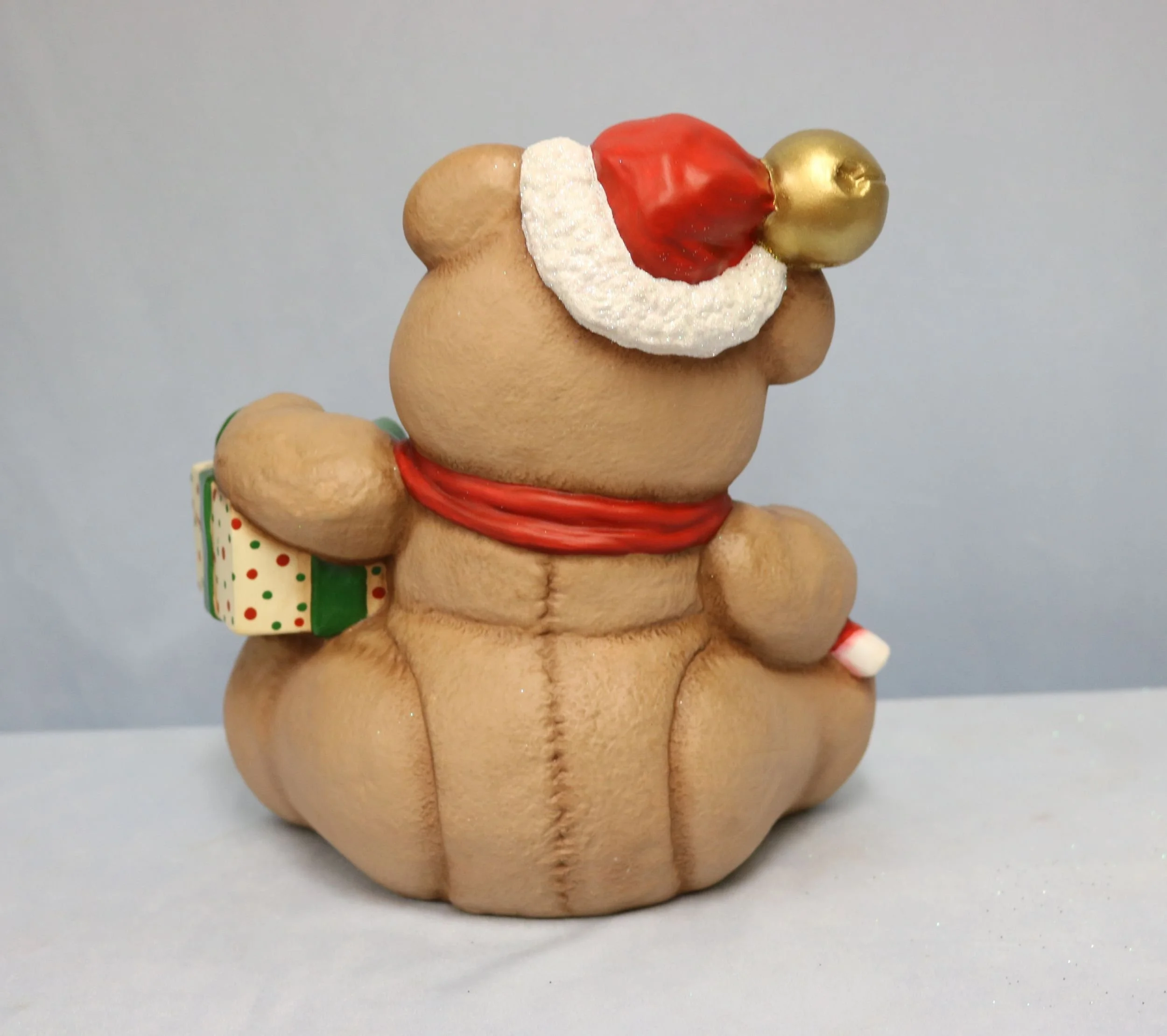 Bear with Gift 11.jpg