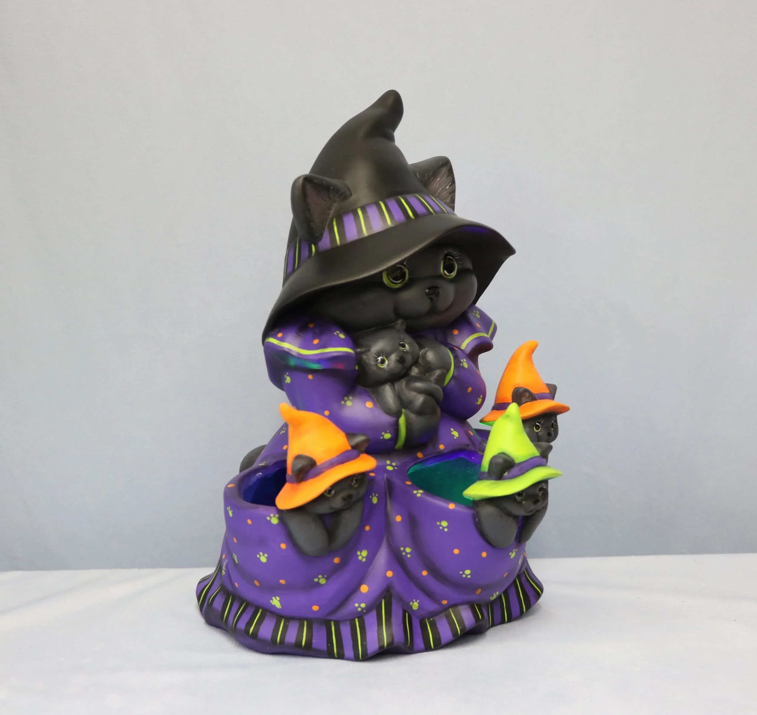 Mama Witch Cat with Kittens 8.jpg