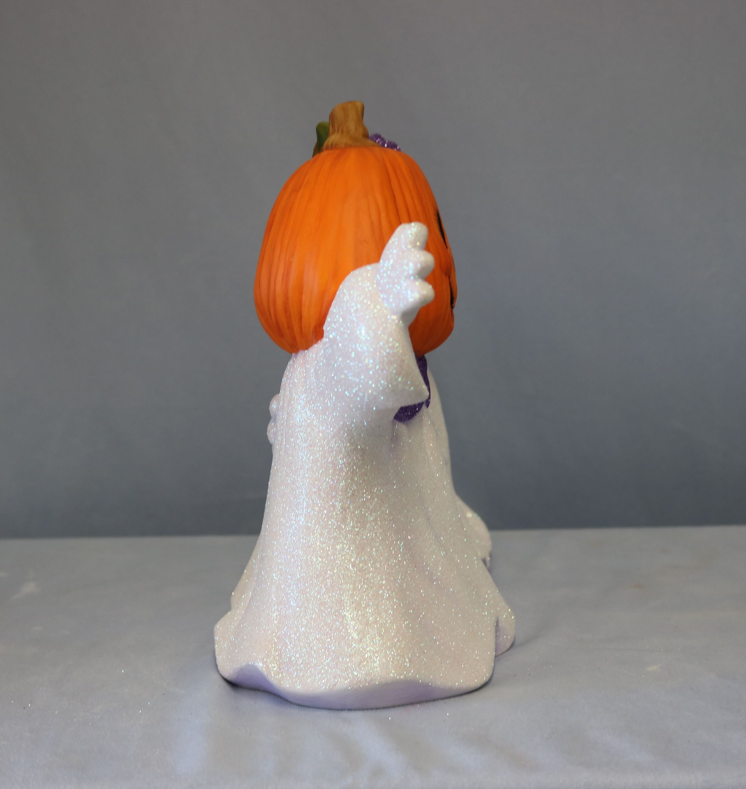 Jack o lantern ghosts 13.jpg