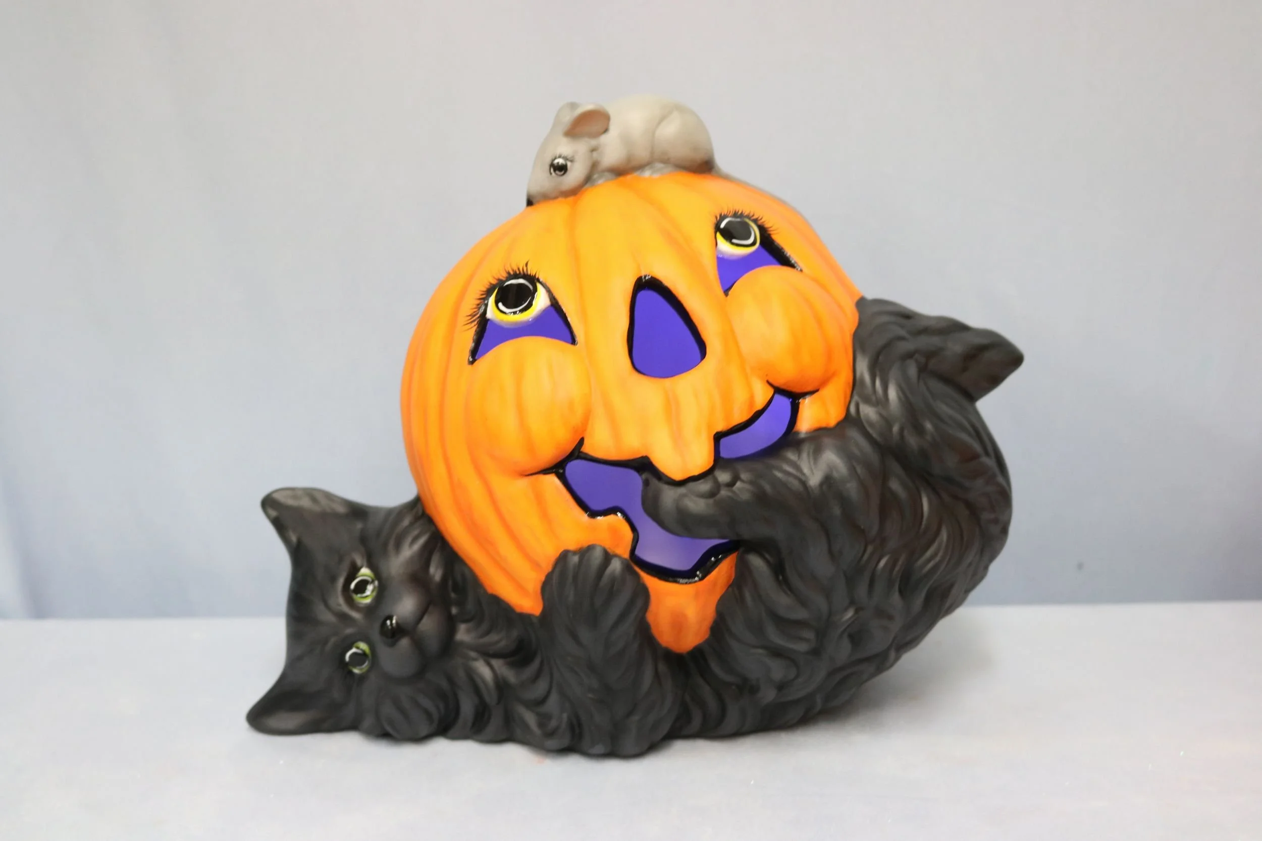 cat with Jack O lantern on back 3.jpg