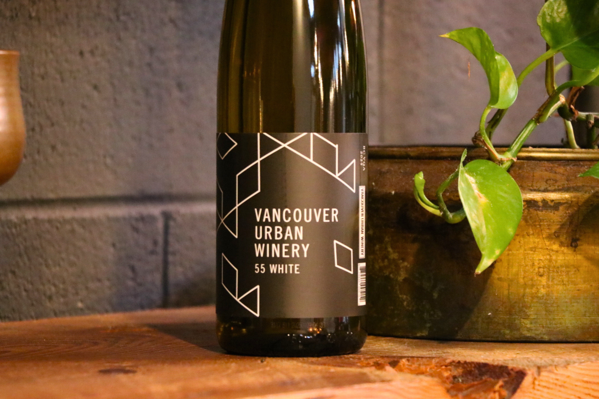 vacouver-urban-winery-white-wine-26 (3).png