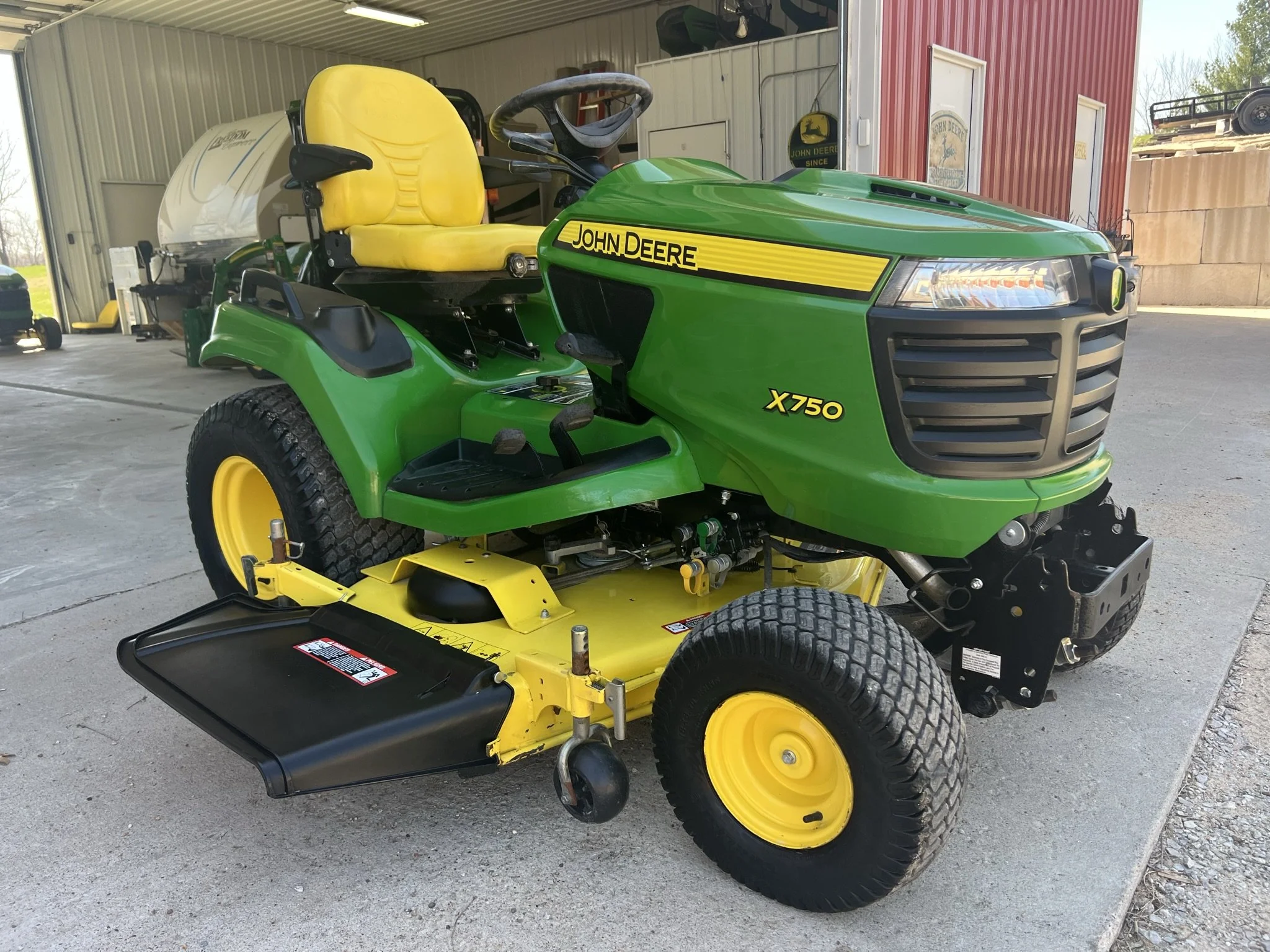 2014 John Deere x750 diesel garden tractor 60" deck 847 hours 9399