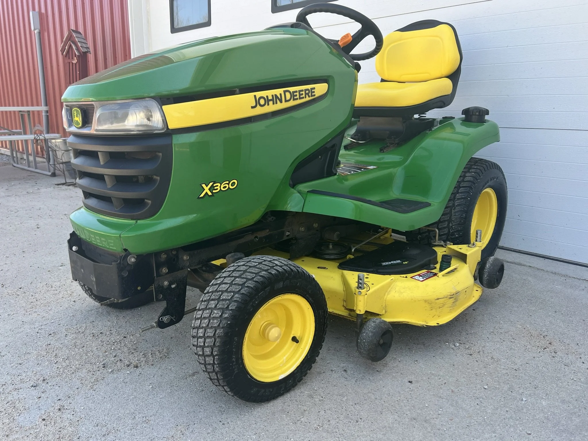 2009 John Deere X360 tractor 42" deck 653 hours $2799