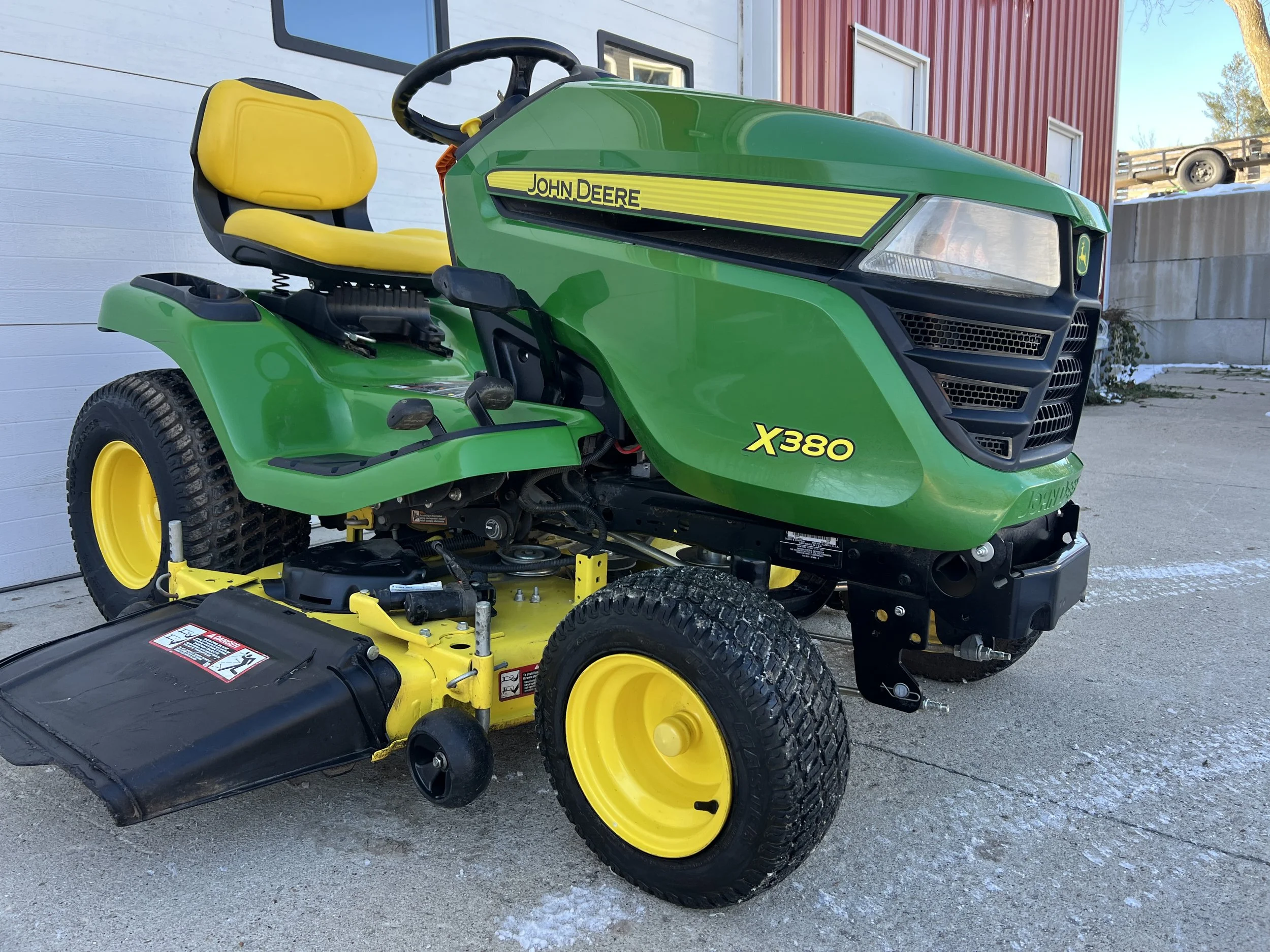 2018 John Deere X380 lawn tractor 48 deck w/mulch on demand 388 hours $3499