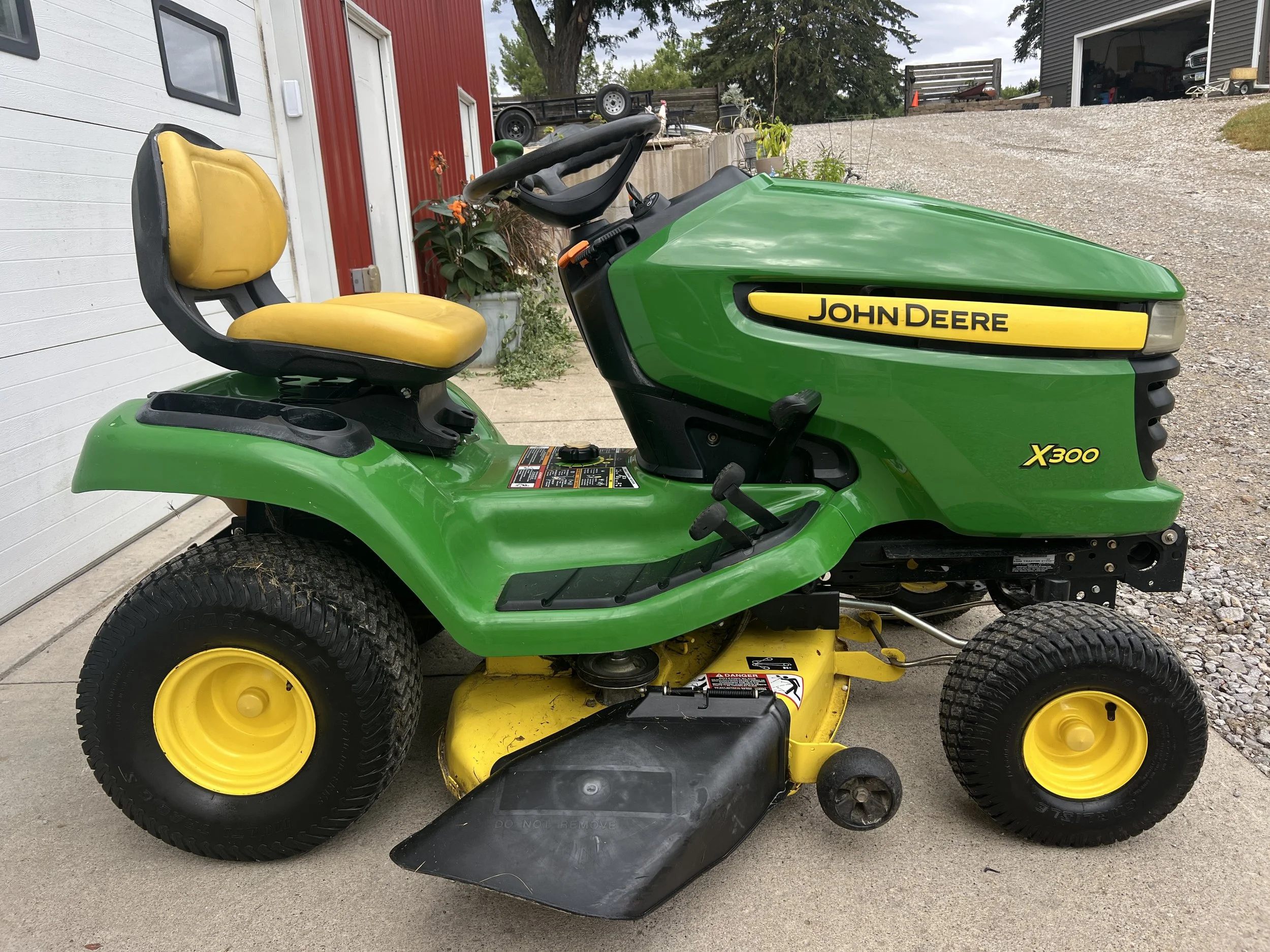 2007 John Deere X300 42" deck 342 hours $2399