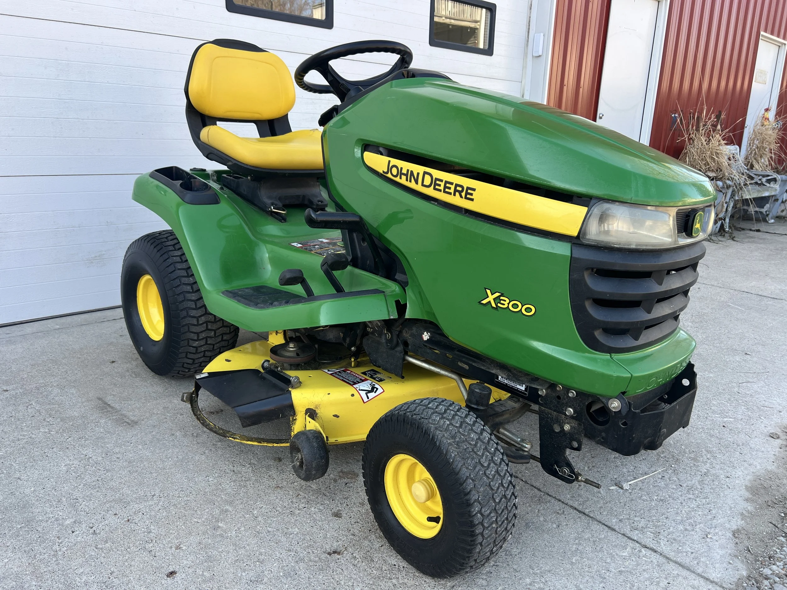 2008 John Deere X300 tractor 42" deck 786 hours $1599