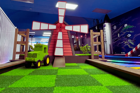 Play2Win Mini Golf windmill