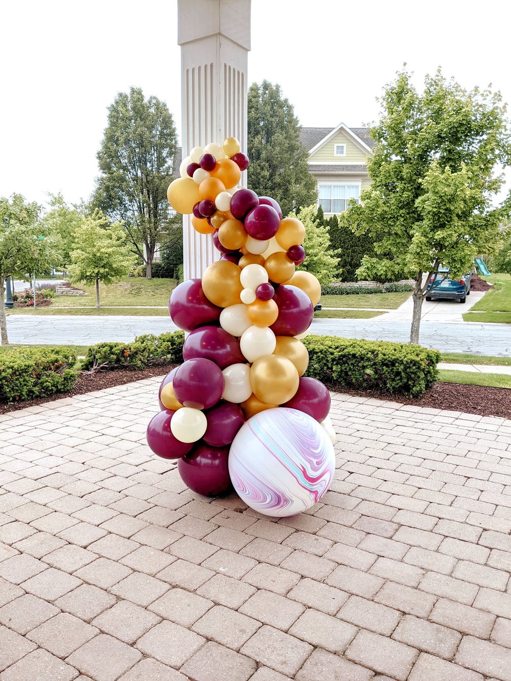 balloon column west bloomfield.jpg