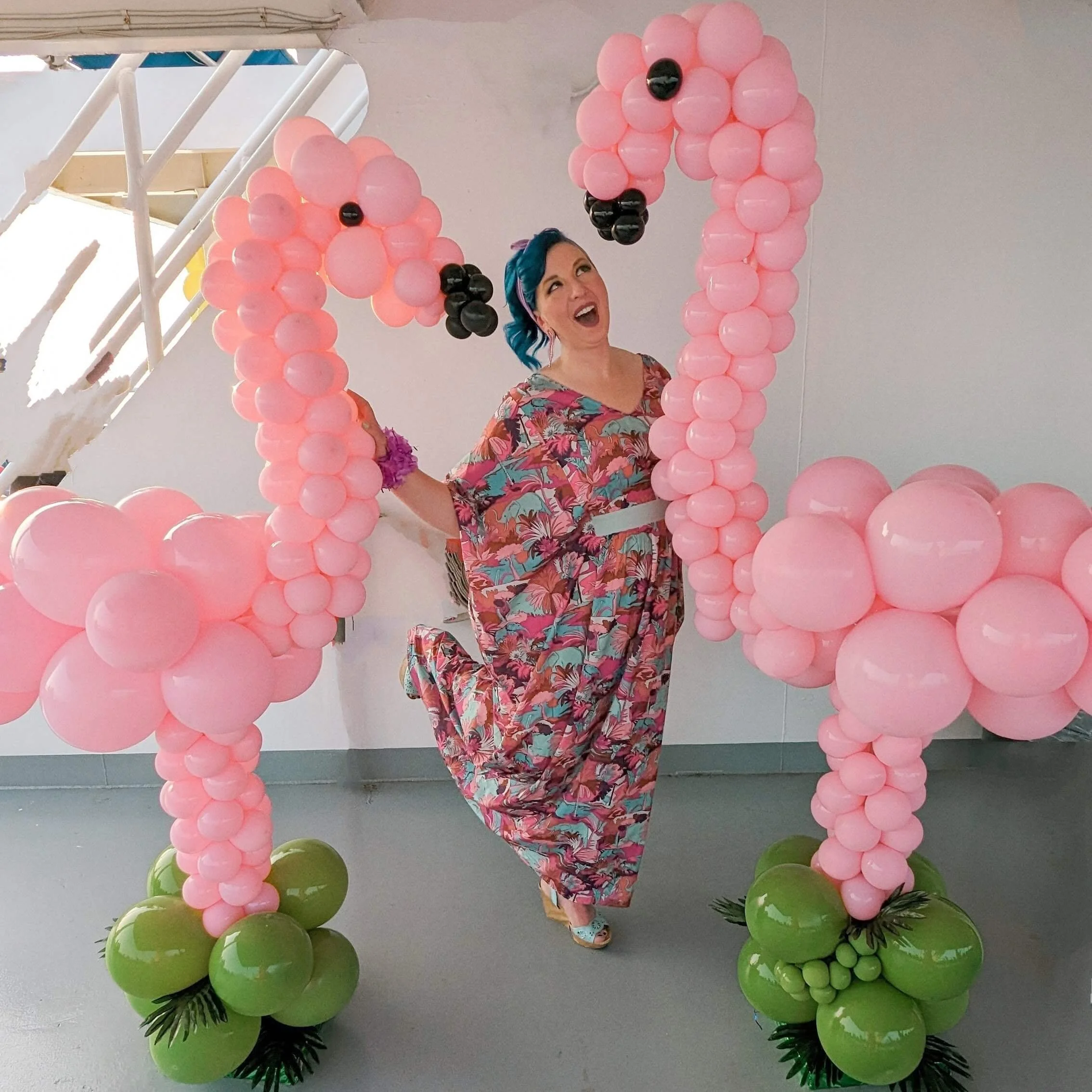 flamingo-balloons-tropical-party-decorations-novi.jpg