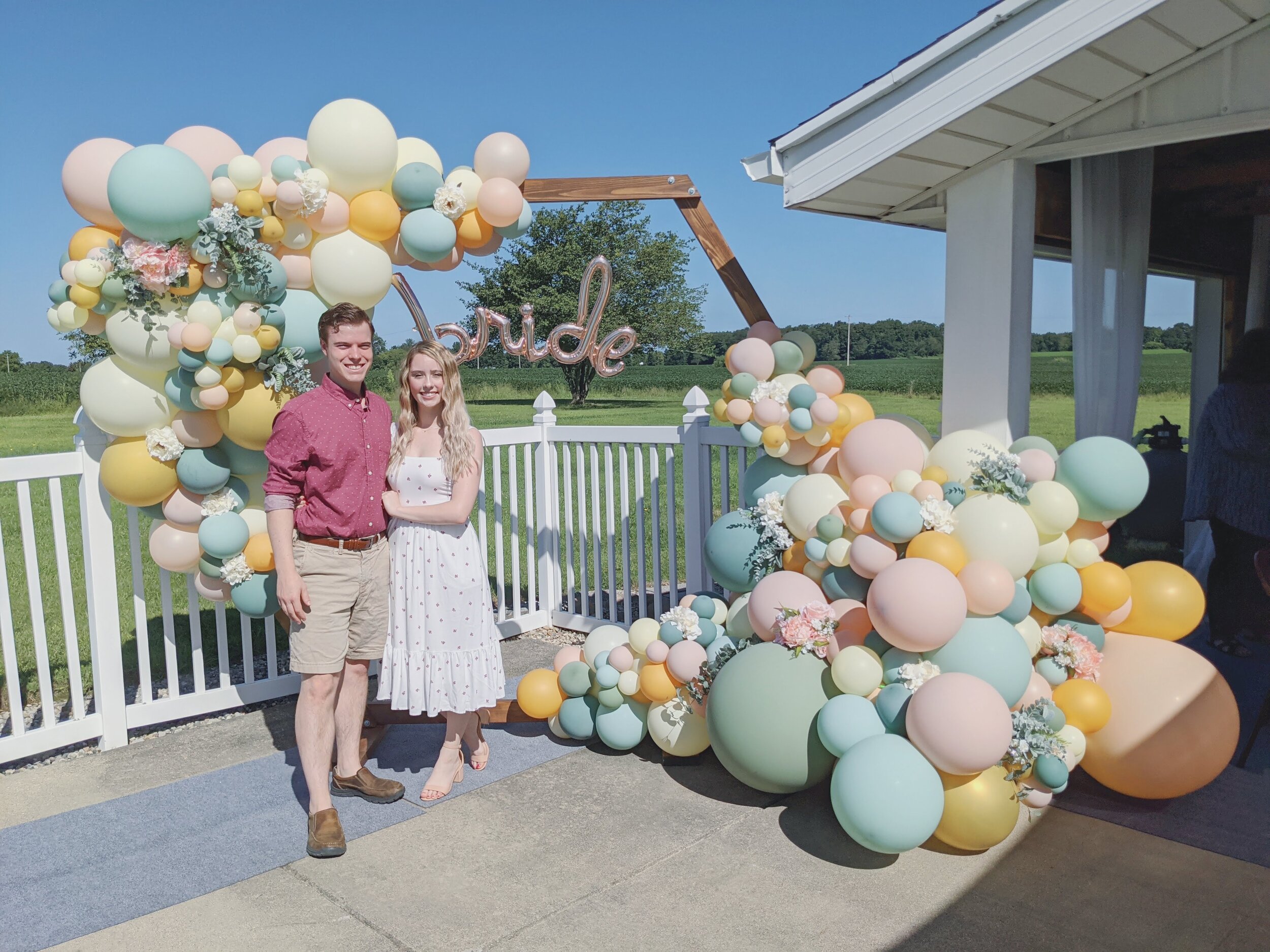 WOW YOUR GUESTS! - Luxury Event Decor, Balloon Decor, Balloon Garland