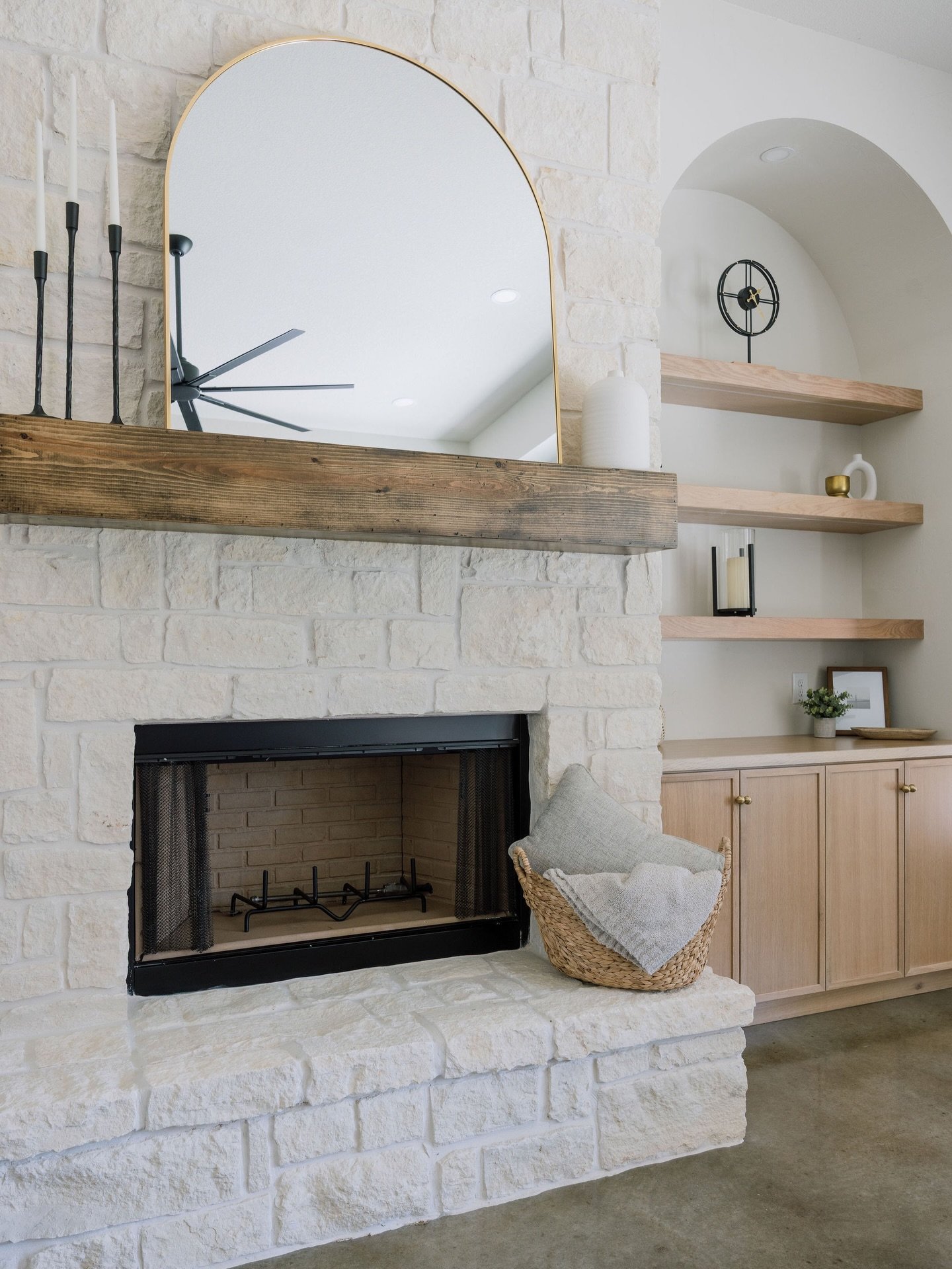 Winter storm mode: ON 🧊 🔥 

Hoping you&rsquo;re bundled up and sipping something warm today!