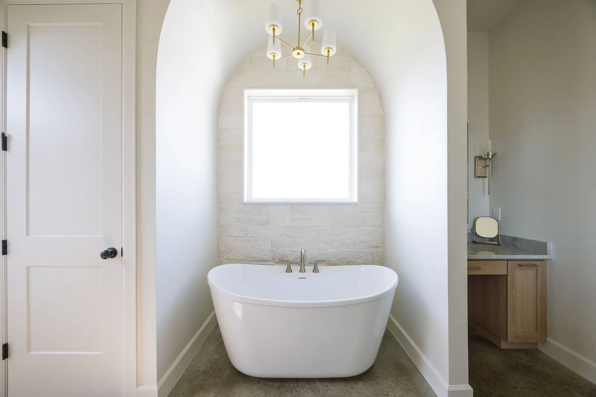 When your favorite room in the house just might be the bathroom 🛀 

#DreamHome #HomeDesign #CustomHomeBuilder #BathroomDesign #DreamBathroom