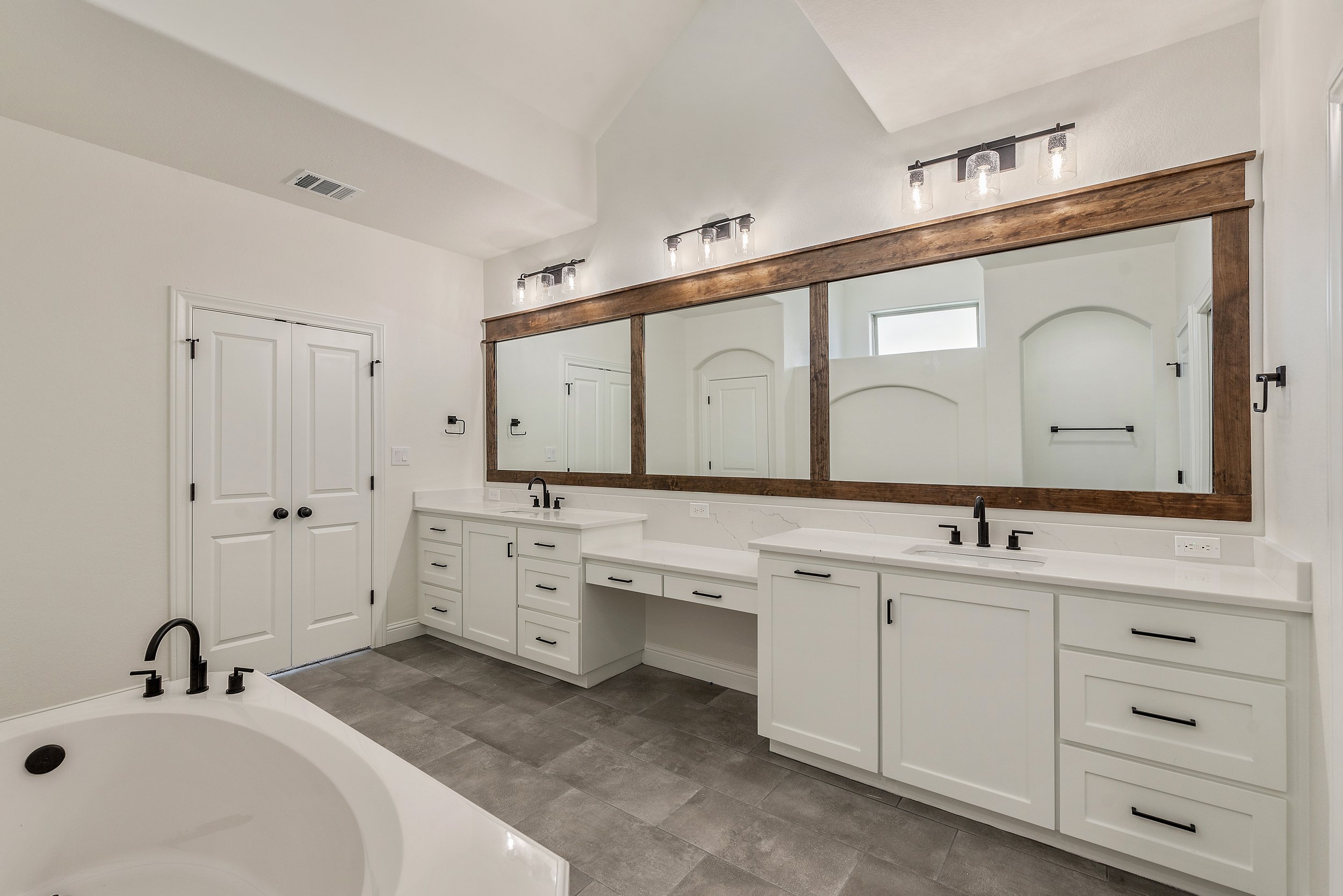 custom home builder in bryan tx, custom home builder in college station tx, homes in college station, new construction homes in college station, new construction home in bryan, new construction home in navasota, best home builder in college station, 