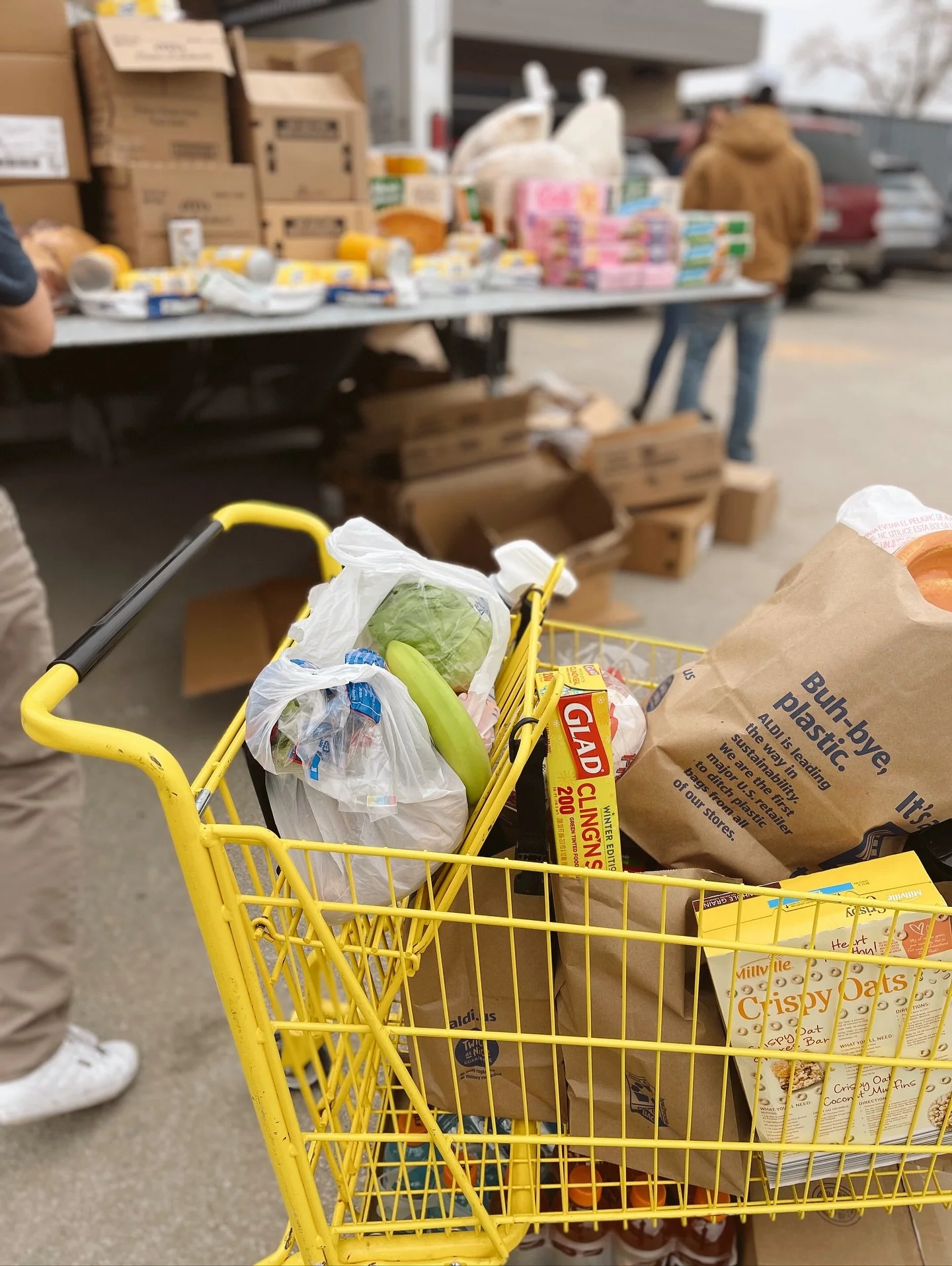 Another grateful year partnering with Veterans Community Project on their Holiday Commissary🧡

This morning, the @vcp_hq community received fresh produce and holiday essentials &mdash; including turkeys, hams, pies, butter, and more &mdash; made pos