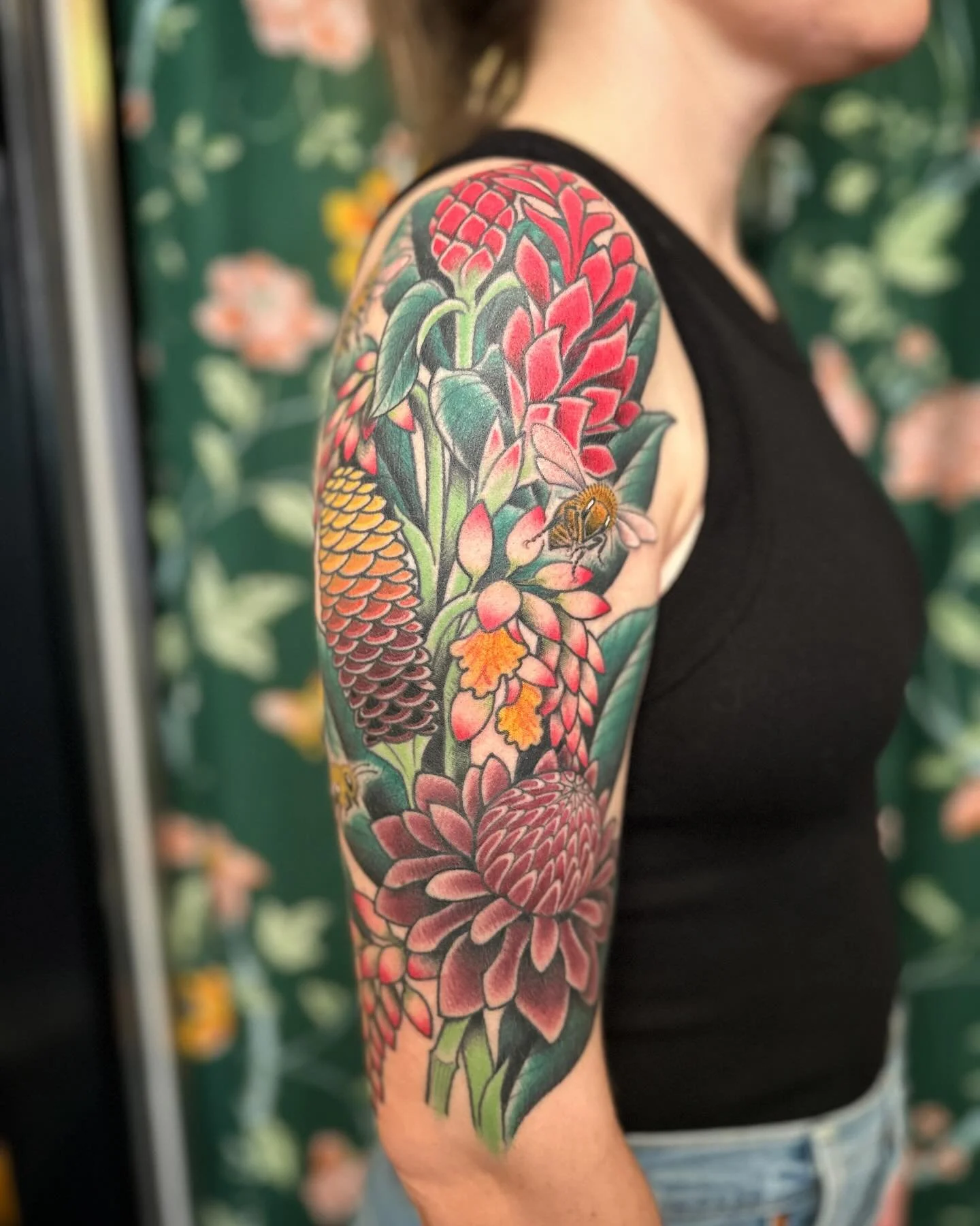 Amanda took a break from this project as she welcomed the newest member of her family into the world, but we got back on track and finished this half up a little while ago. I love the concept for this tattoo: her oldest kid is a ginger 🧑🏻&zwj;🦰 an