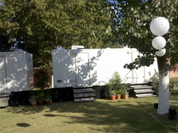 outdoor-garden-party-wedding-restrooms.jpg