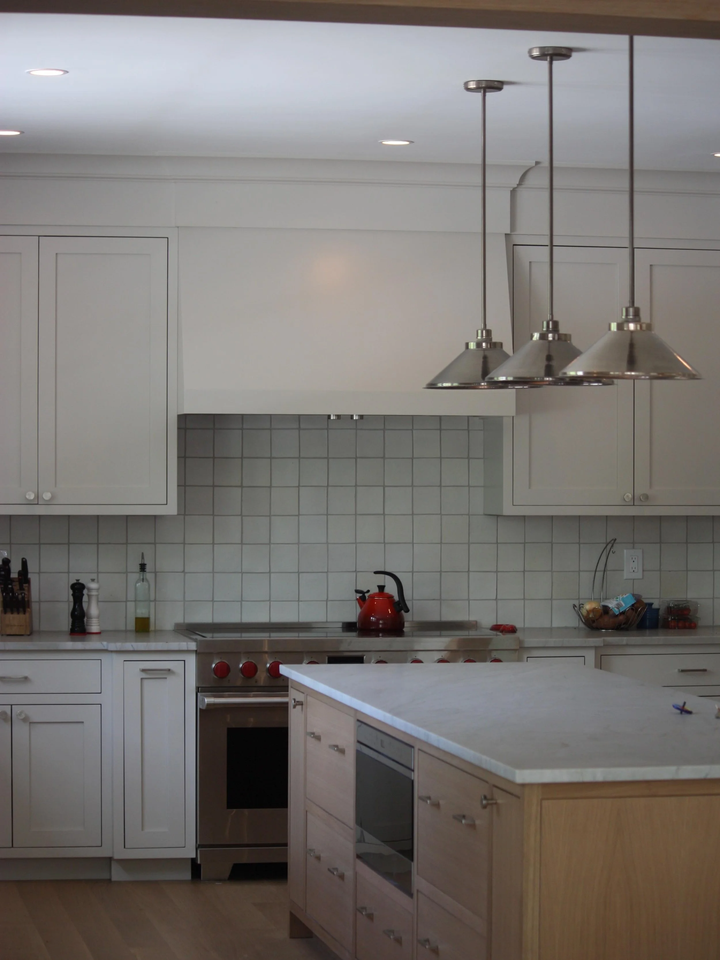 The timeless kitchen in our Rye property! 

This kitchen came together exactly as envisioned. Bright, functional, and beautifully finished! Where memories are made and midnight snacks happen🏡✨
#customhome #kitchen #builttolast #marshbuilders