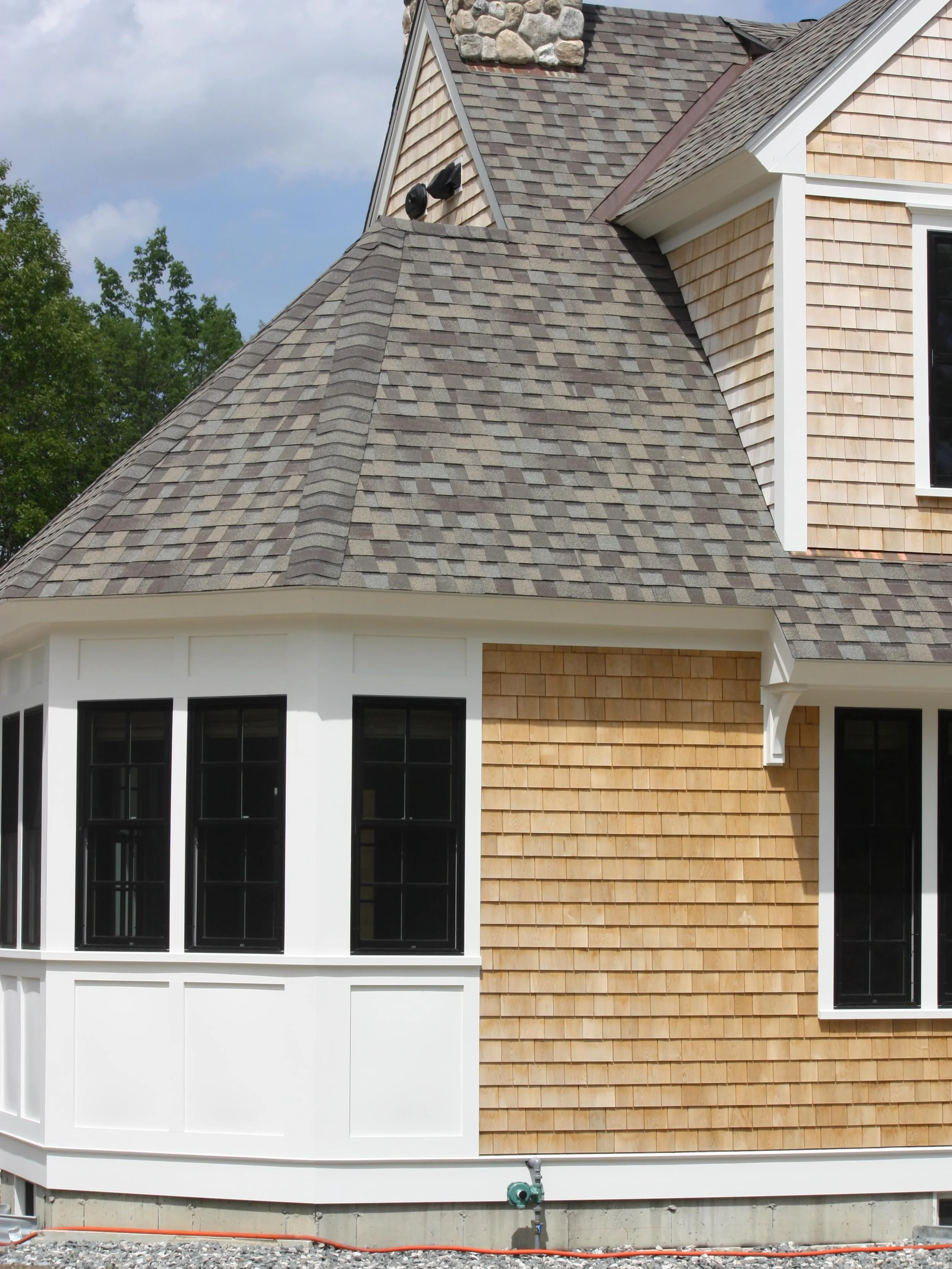Swipe to see our finished Rye property!! 

#newbuild #marshbuilders #construction