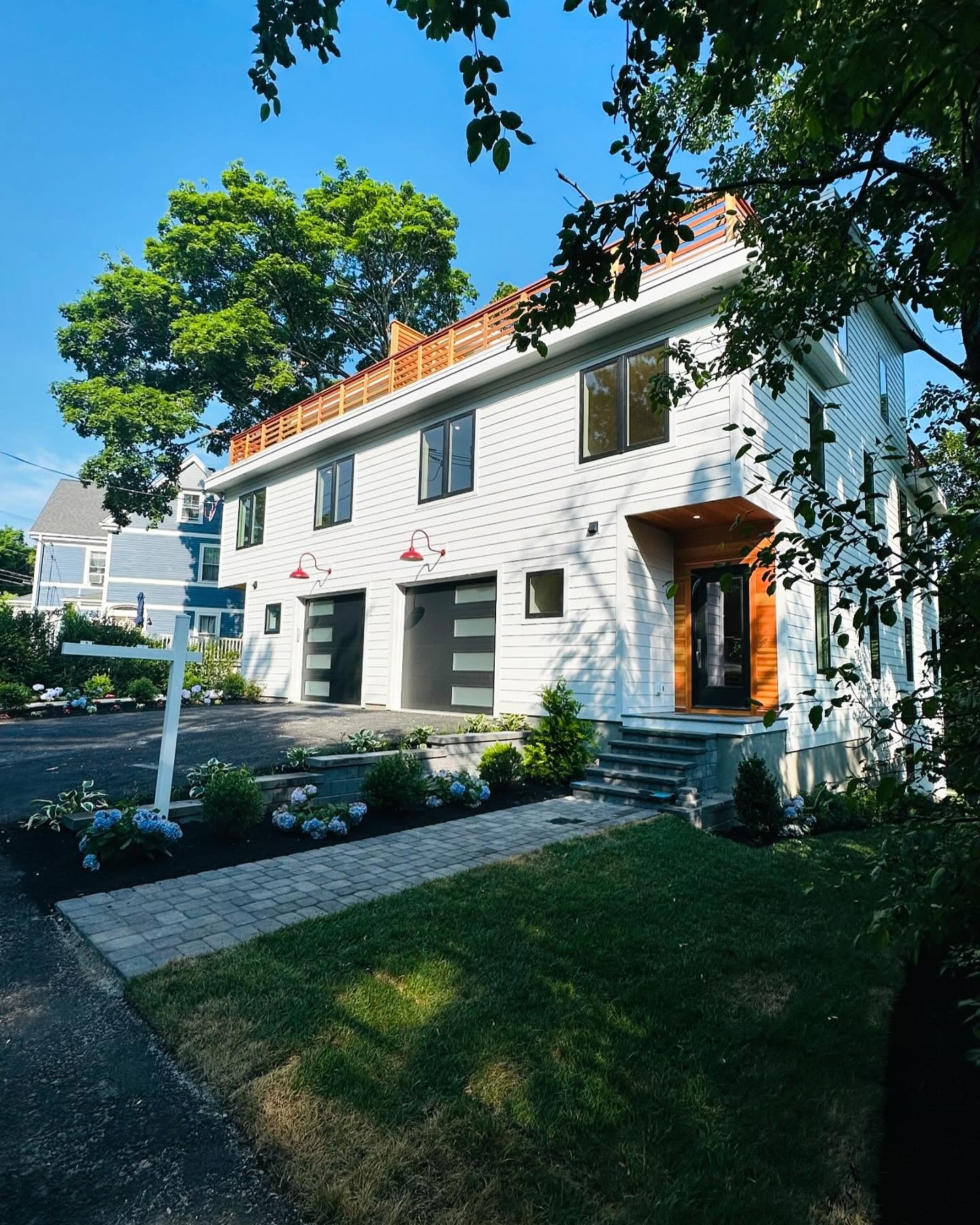 🏡 Thrilled to announce our latest project in Arlington, - two 4-level townhomes by Marsh Builders! These stunning new homes offer luxurious living in a prime location. Stay tuned for more updates and be the first to experience the unparalleled craft