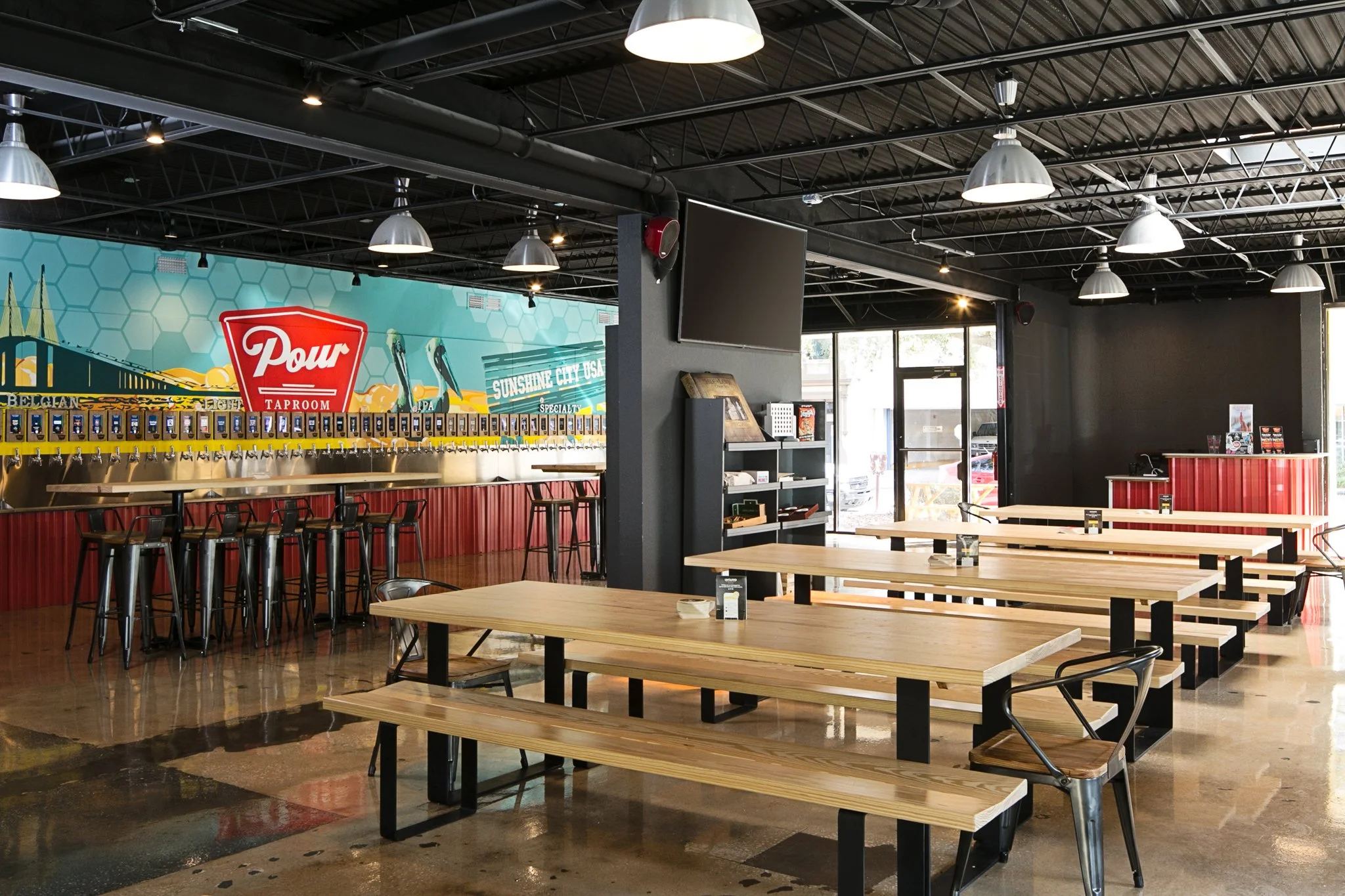 Pour Taproom-104.jpg