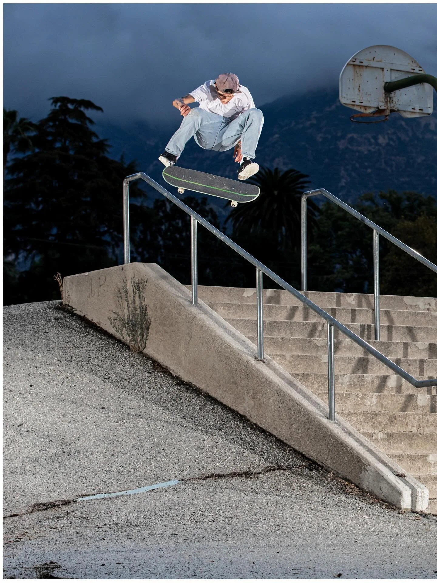 @trevorcolden sw fs flip right before the rain 🌧️ 

Watch his part &ldquo;Sandra&rdquo; playing now on @berrics 🙌

#skateboarding