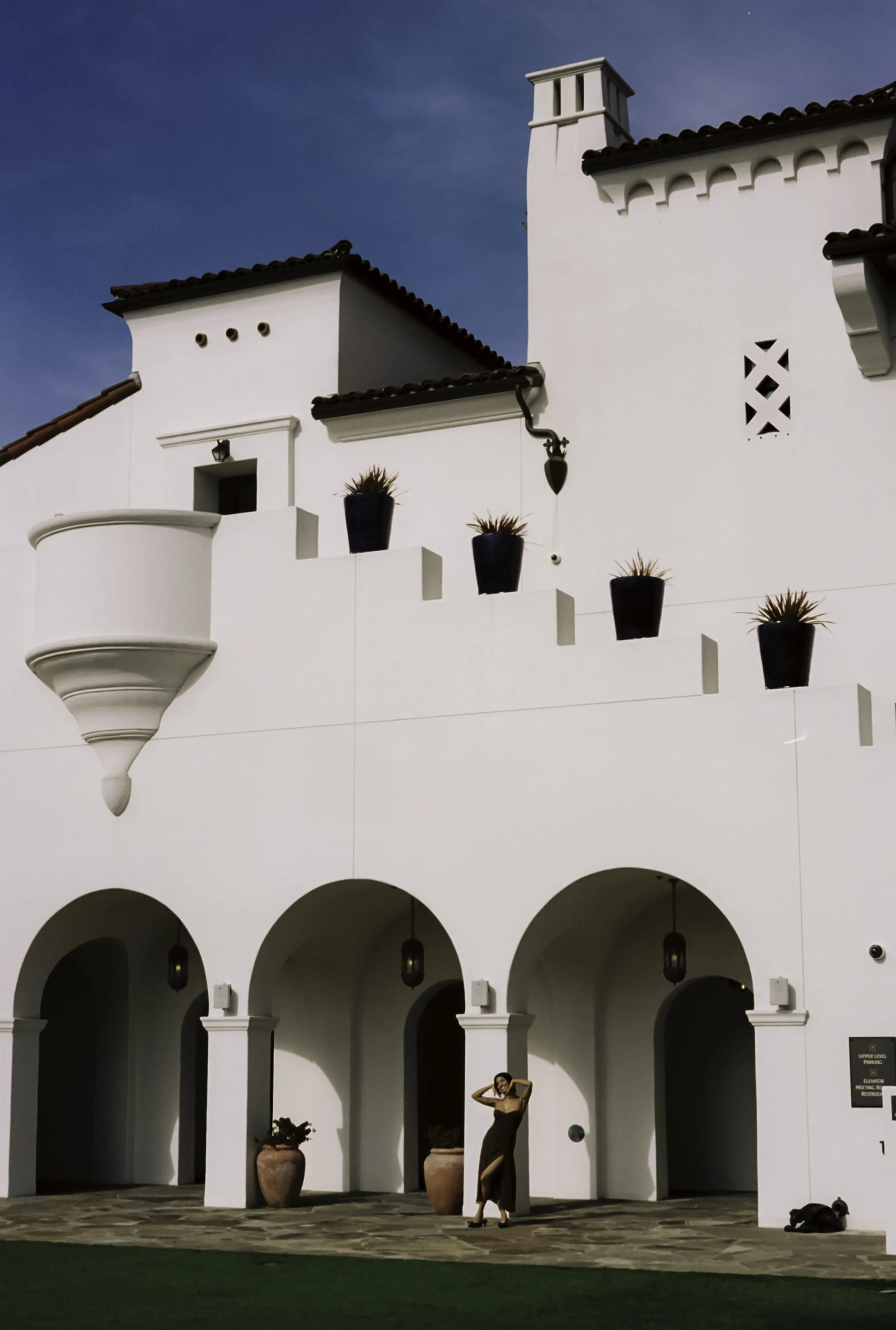 Karissa in front of Santa Barbara building.JPG