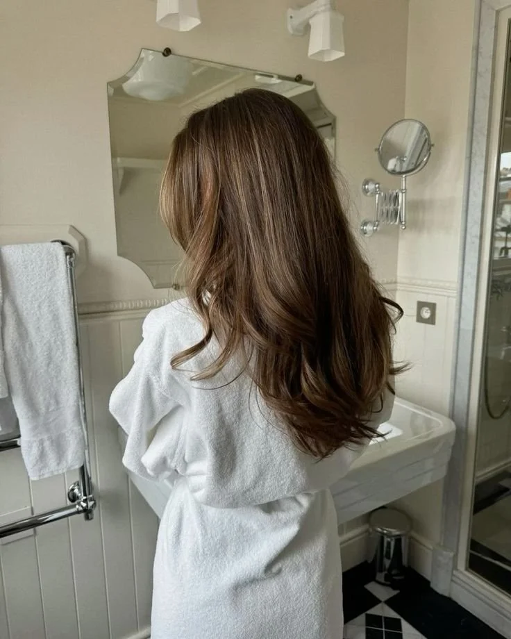 QUIET LUXURY: SIMPLIFYING YOUR HAIRCARE RITUAL.