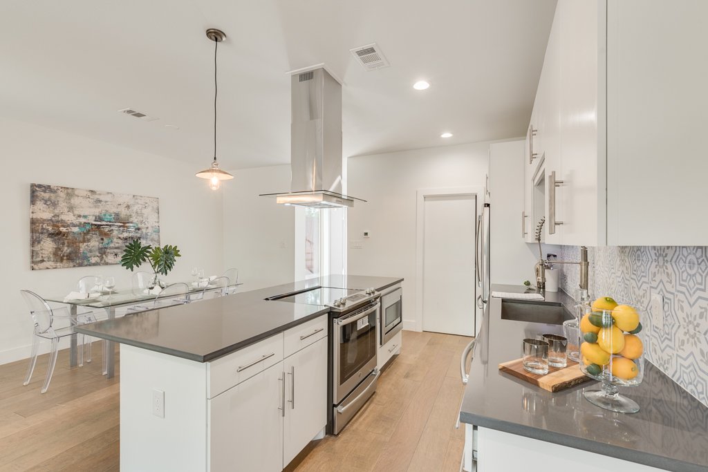 4413 Roseland Ave Dallas MLS-16.jpg
