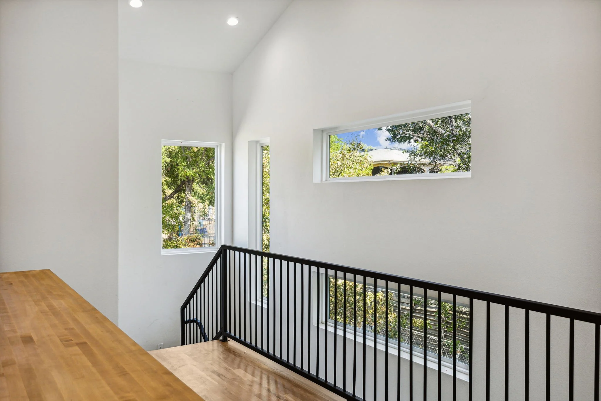 8-2130Lovedale_008.jpg