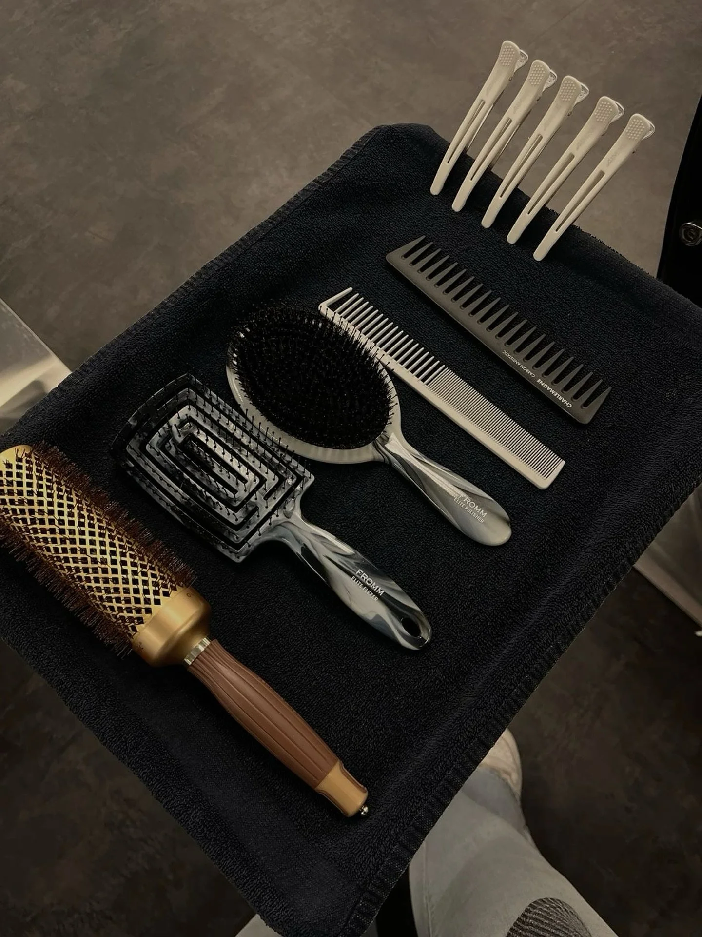 Happy Saturday ✨ 

We are set up and ready for all the weekend hair 🫶🏻
.
.
.
.
.
.
.
.
#hairdressers #hair #hairdresser #hairstylist #hairsalon #haircut #hairstyle #balayage #hairgoals #hairdressing #hairstyles #haircare #hairfashion #hairstylists 