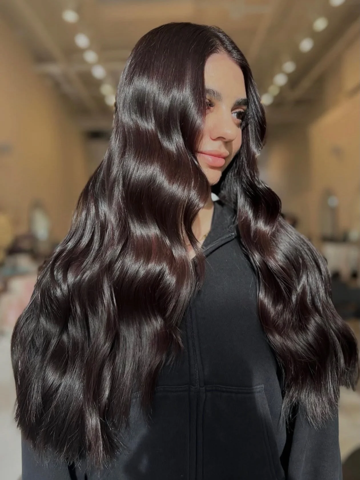 That winter light hitting just right ❄️✨

Created by @hairby.kamila 
.
.
.
.
.
.
#brunette #chocolatehair #darkhairedbeauty #brunettehair #haircolor