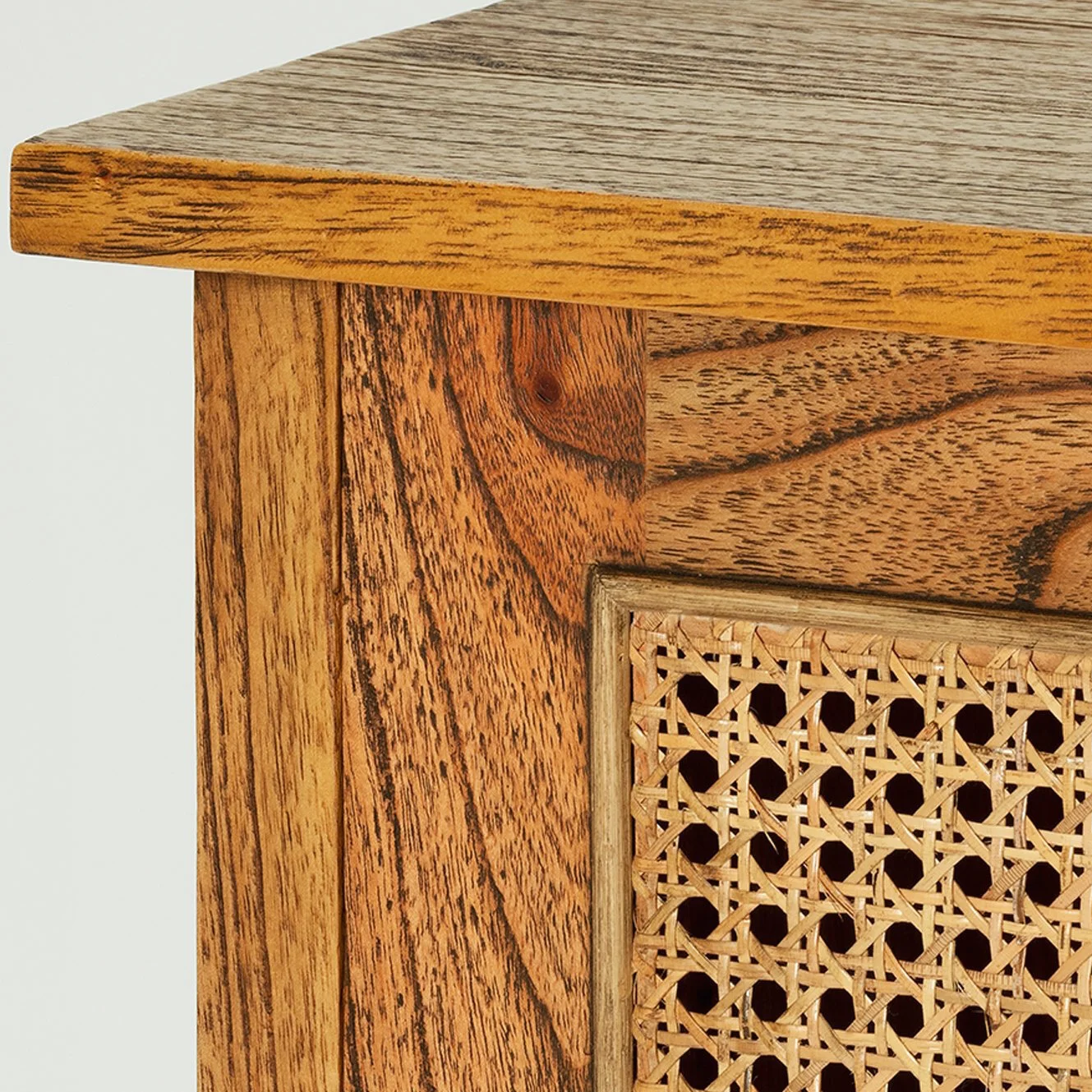 EMPIRE-Bedside_Table-Willow-natural_rattan-2_2000x2000.jpg