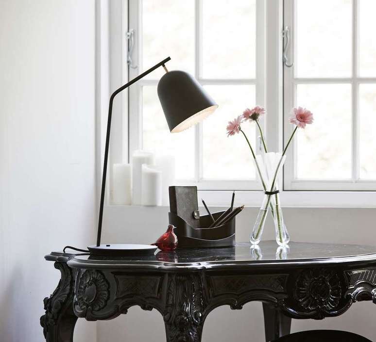 cache_aurelien-barbry_lampe-a-poser-table-lamp-_le-klint_355-tb__design_signed-50346-product.jpeg