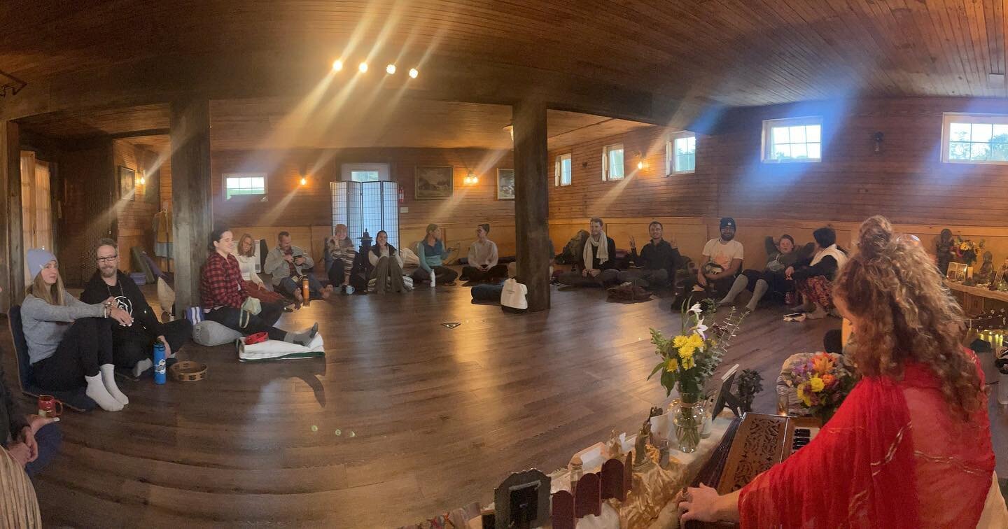 🧡🧡✌️Thank you for community and for such a wonderful summer retreat season. You are all so sweet and beautiful ! Can&rsquo;t wait to have you again next year! Check out the remaining retreats for this fall and upcoming winter ! #spiritualcommunity 