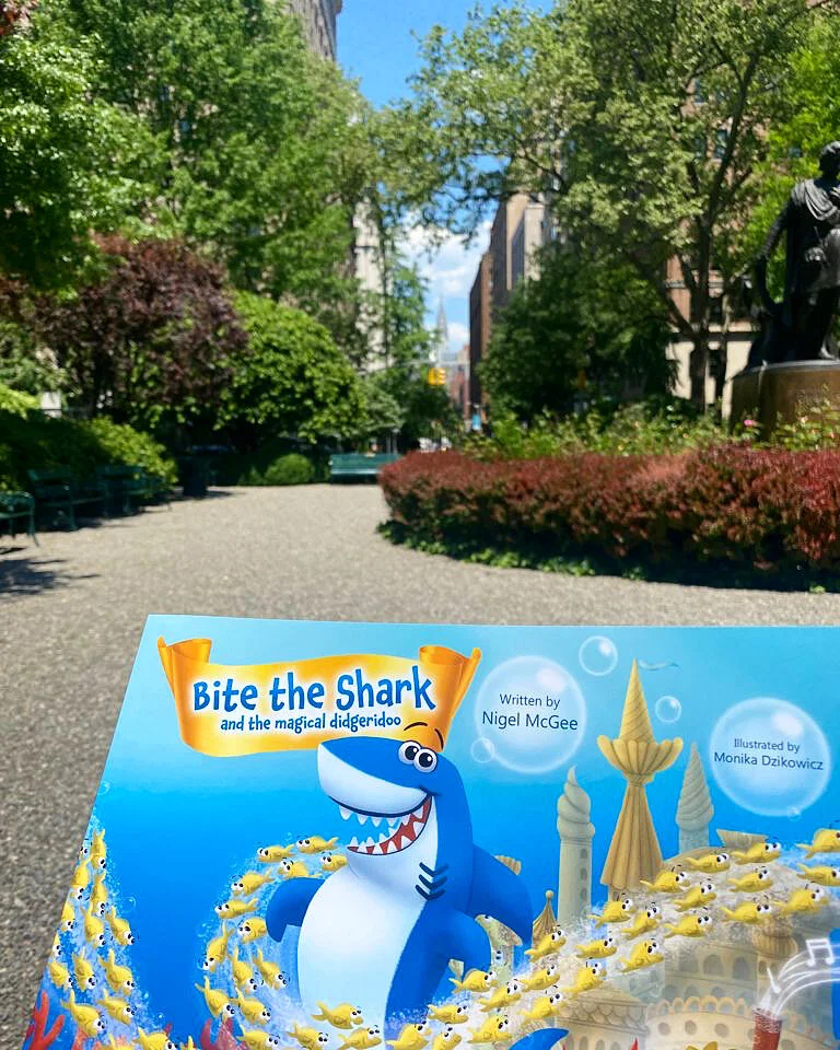 Bite lands in Gramercy Park, NYC! 🦈 👀✈️🇺🇸🗽☀️