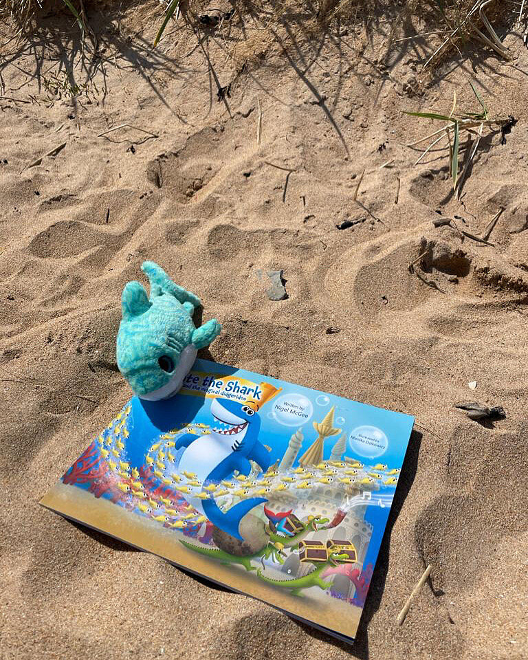 Bite and a baby shark! (do do do-do-do-do) 🏴󠁧󠁢󠁳󠁣󠁴󠁿🦈📚🏖🌊💦🏊‍♀️☀️🙌🏴󠁧󠁢󠁳󠁣󠁴󠁿