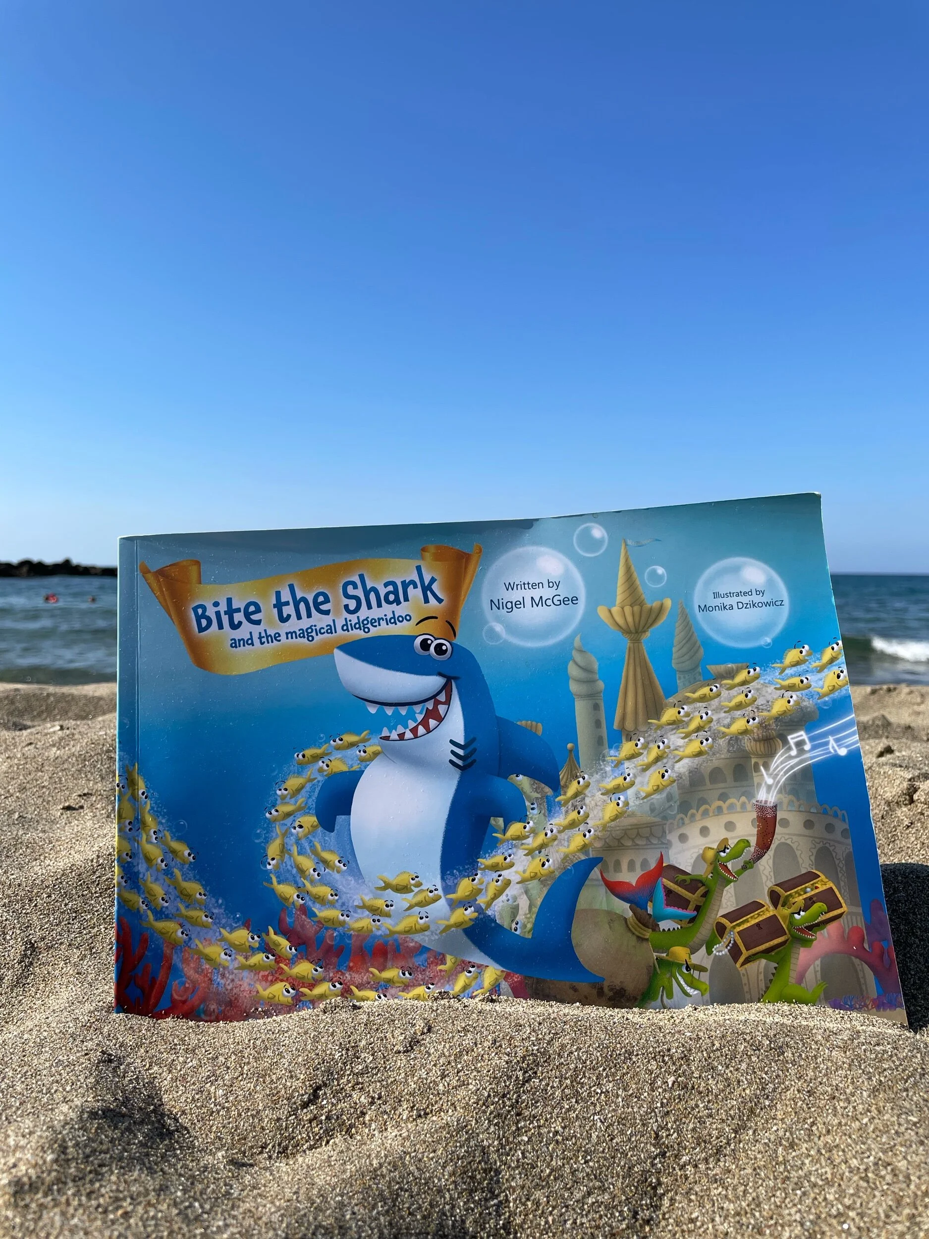 Bite takes a break.. 🏖☀️🌊🦈💙