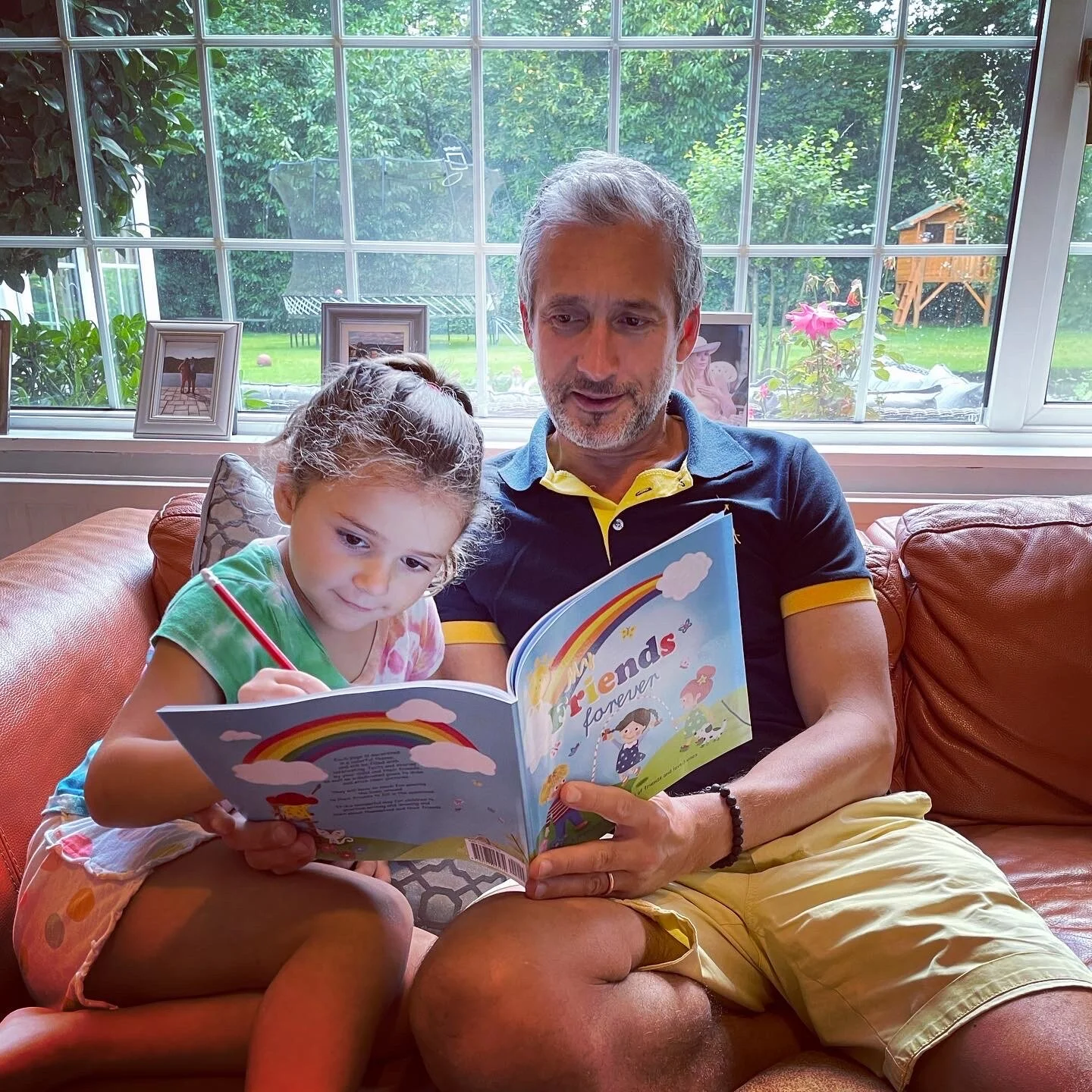 I bought this book "My Friends Forever" friendship journal 🌈 for my daughter Evie..