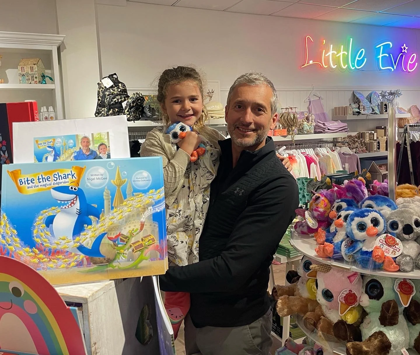 Evie and I stopped by for some Christmas shopping at the wonderful Little Evie